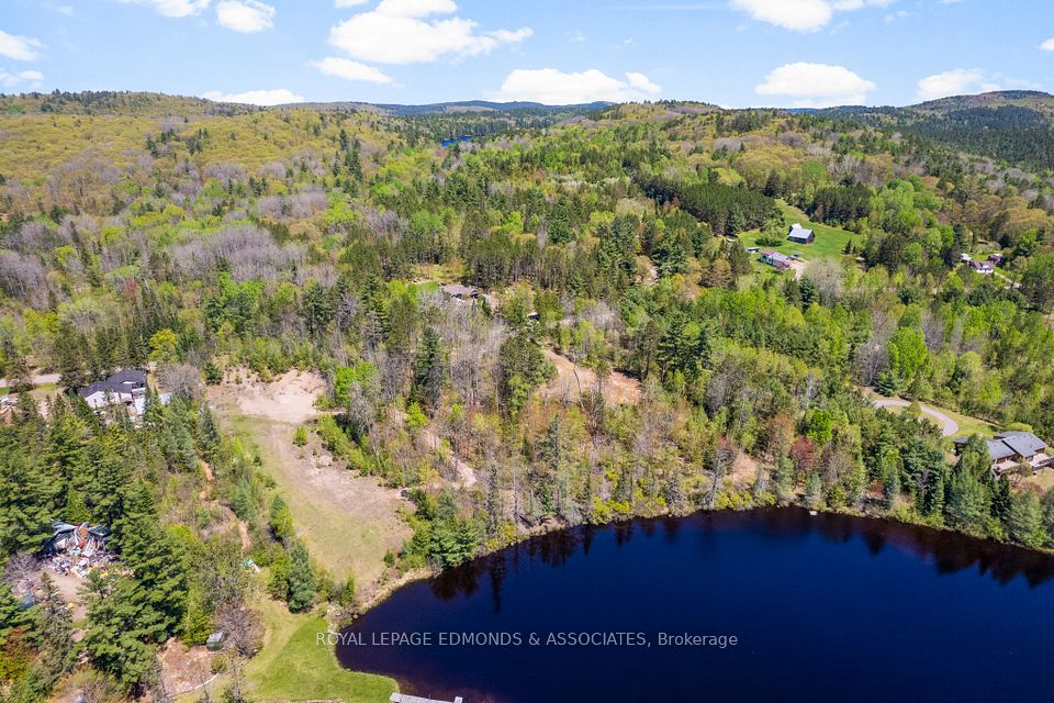 000 Old Barry's Bay Road, Madawaska Valley, ON K0J 1B0