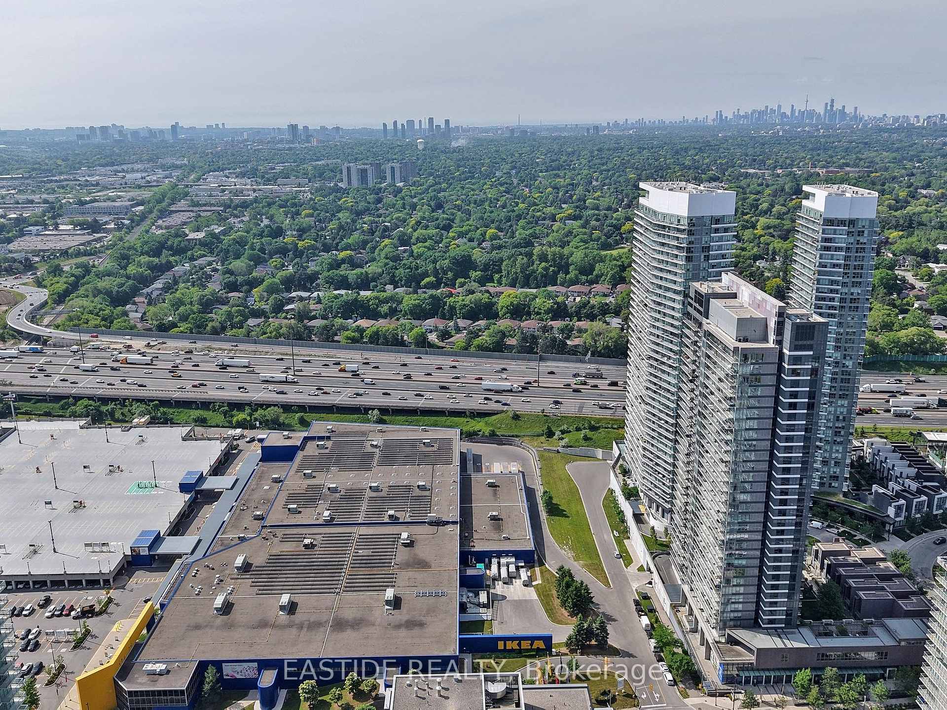 2 Bedrooms Condo at 121 Mcmahon, Toronto For sale