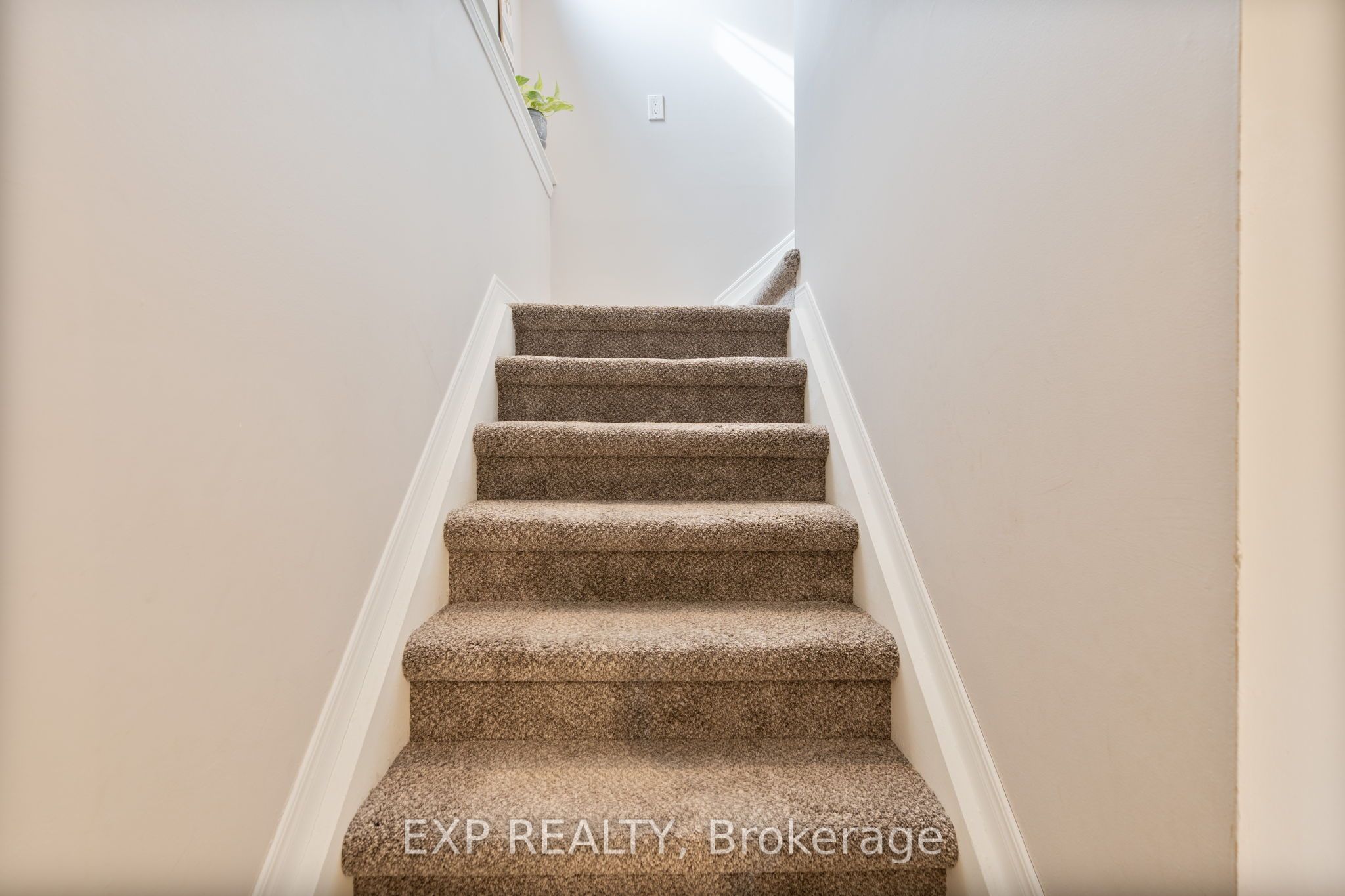 240 Southcrest Drive, London South, ON N6J 1N1