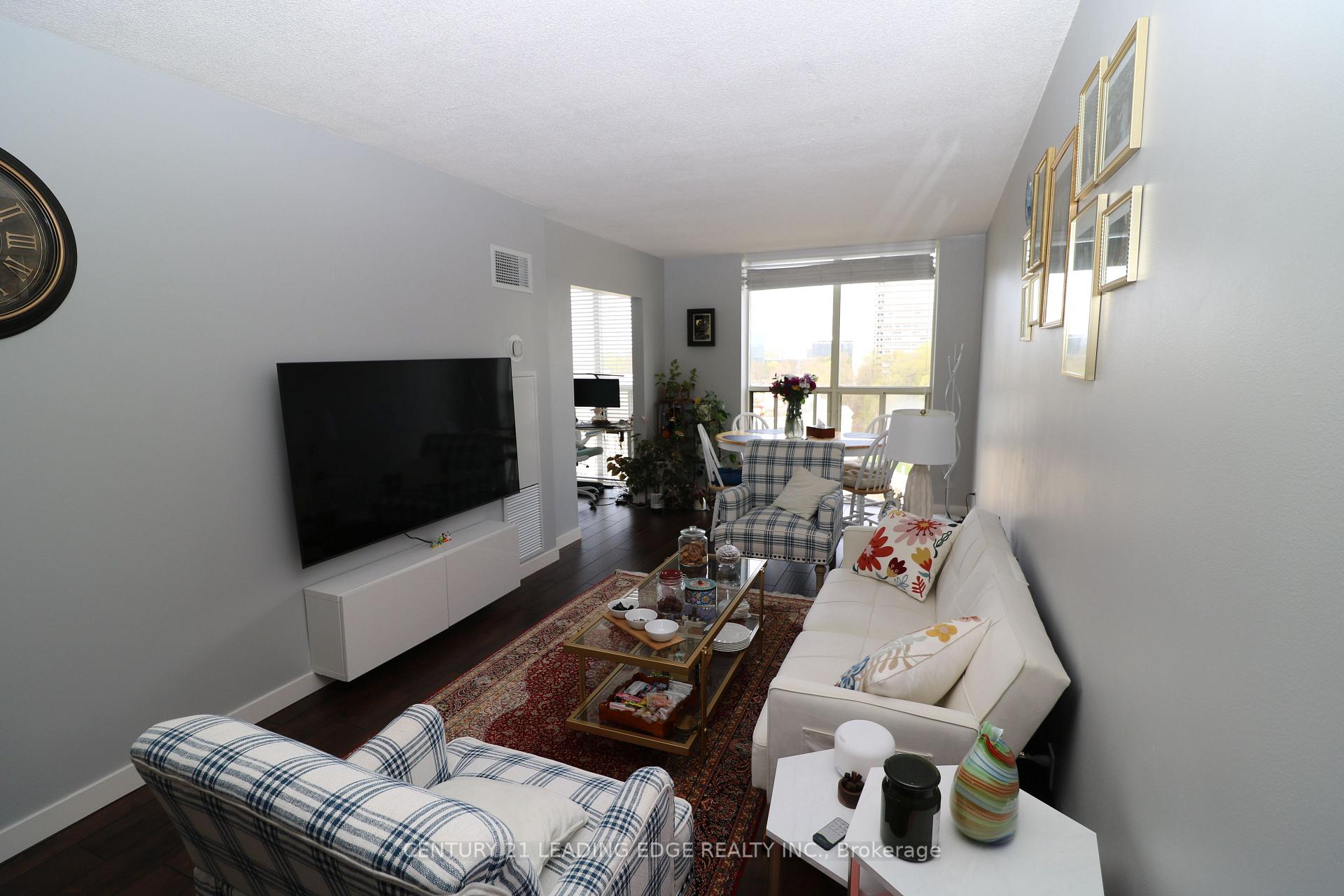 2 Bedrooms Condo at 195 WYNFORD, Toronto For sale