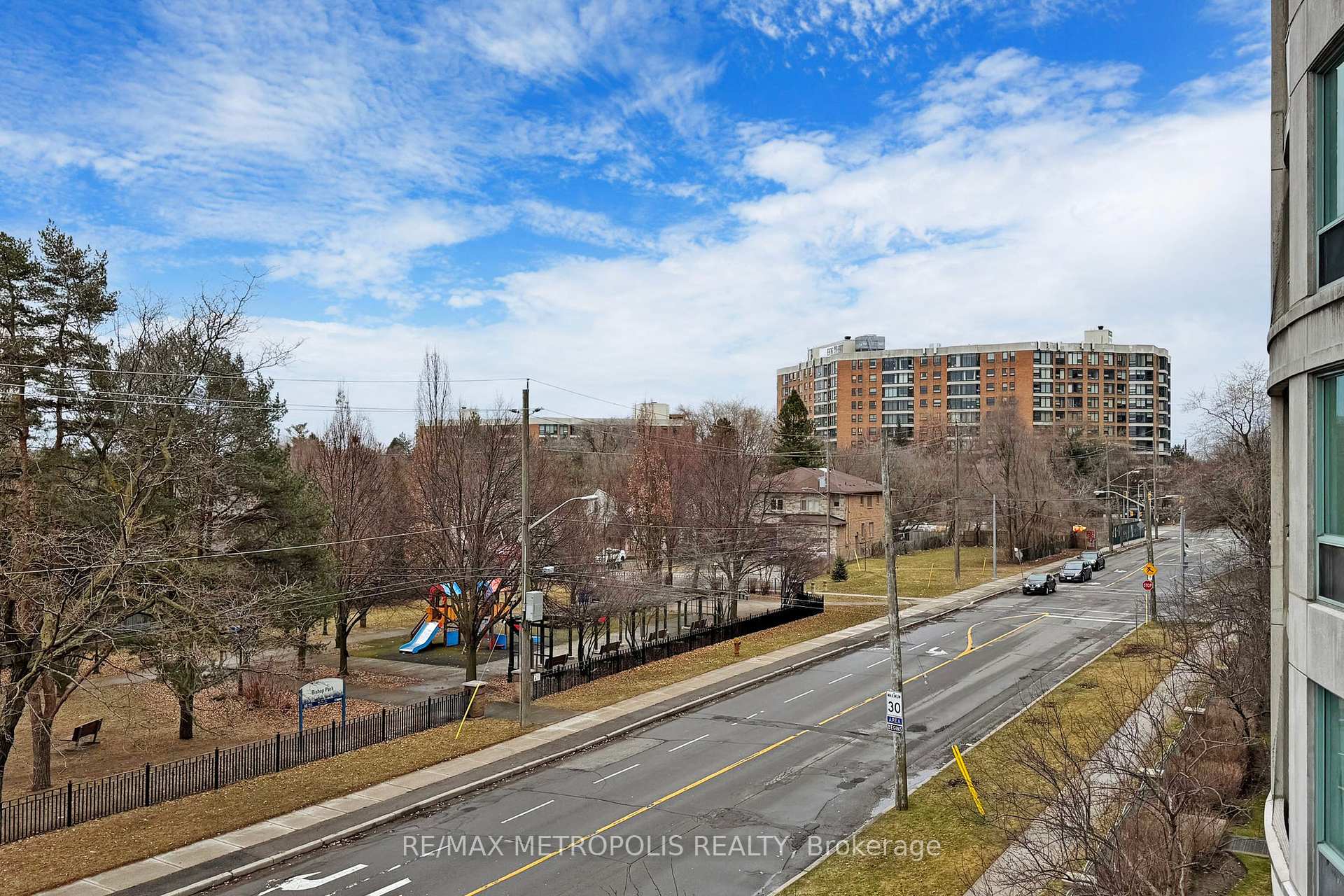 1 Bedroom Condo at 28 Pemberton,  Toronto For sale
