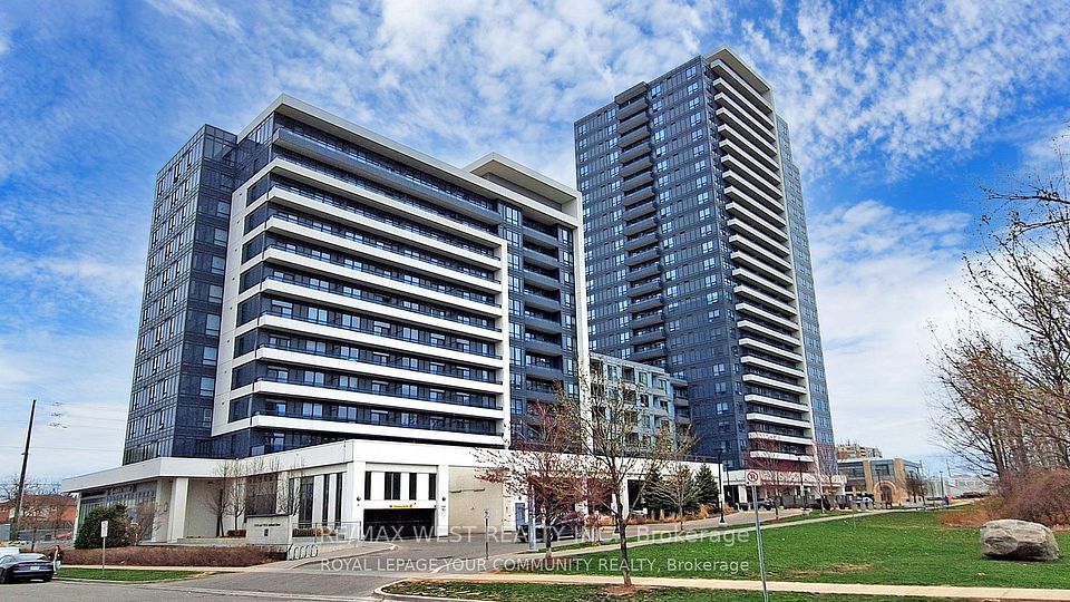 7900 Bathurst
