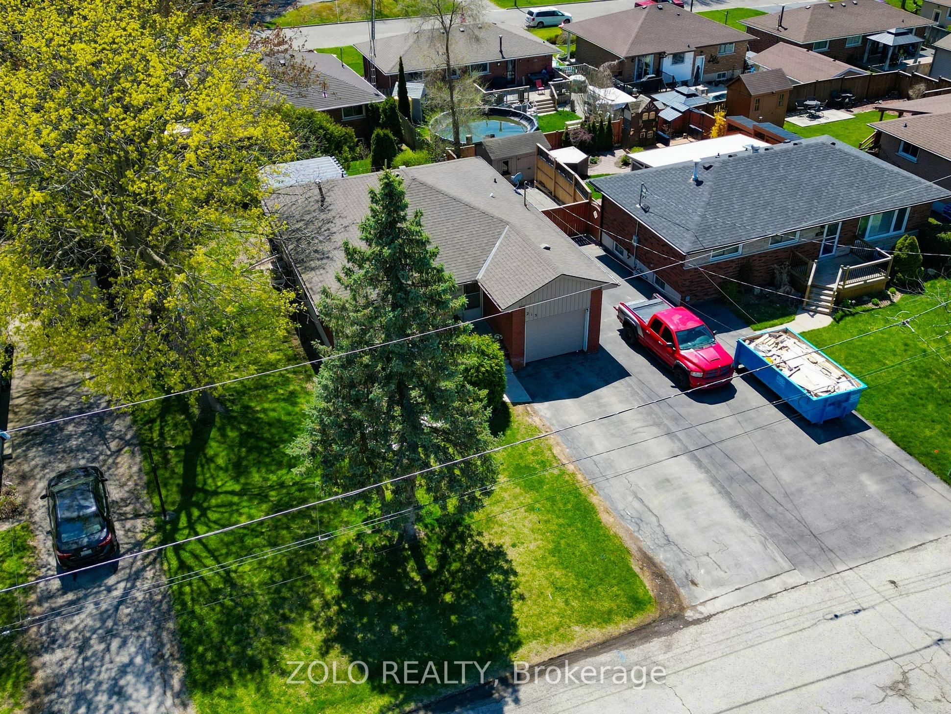 215 Mackenzie Crescent