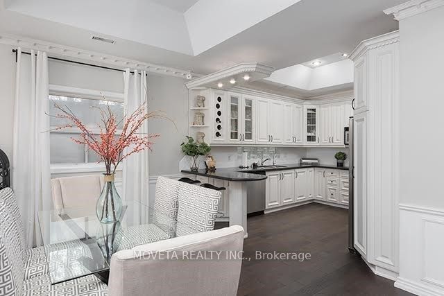 Large Kitchen with Dining Room