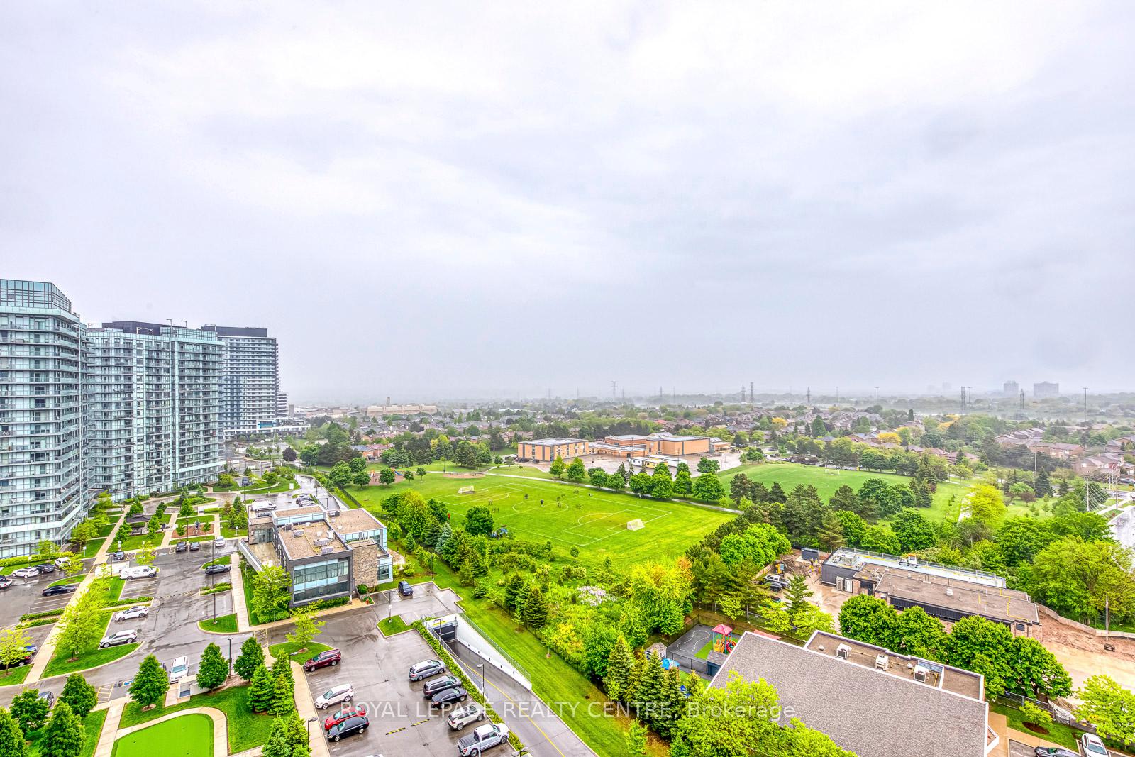 2 Bedrooms Condo at 4633 Glen Erin, Mississauga For sale
