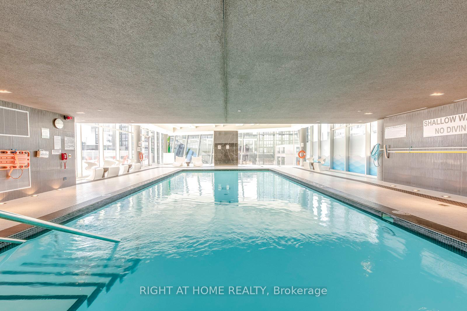 2 Bedrooms Condo at 2916 Highway 7, Vaughan For sale