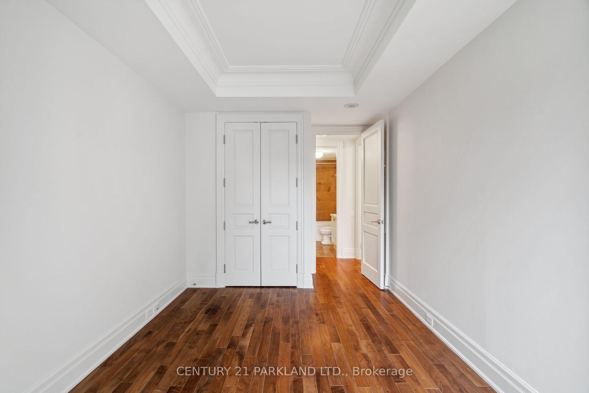 2 Bedrooms Condo at 155 St Clair, Toronto For sale