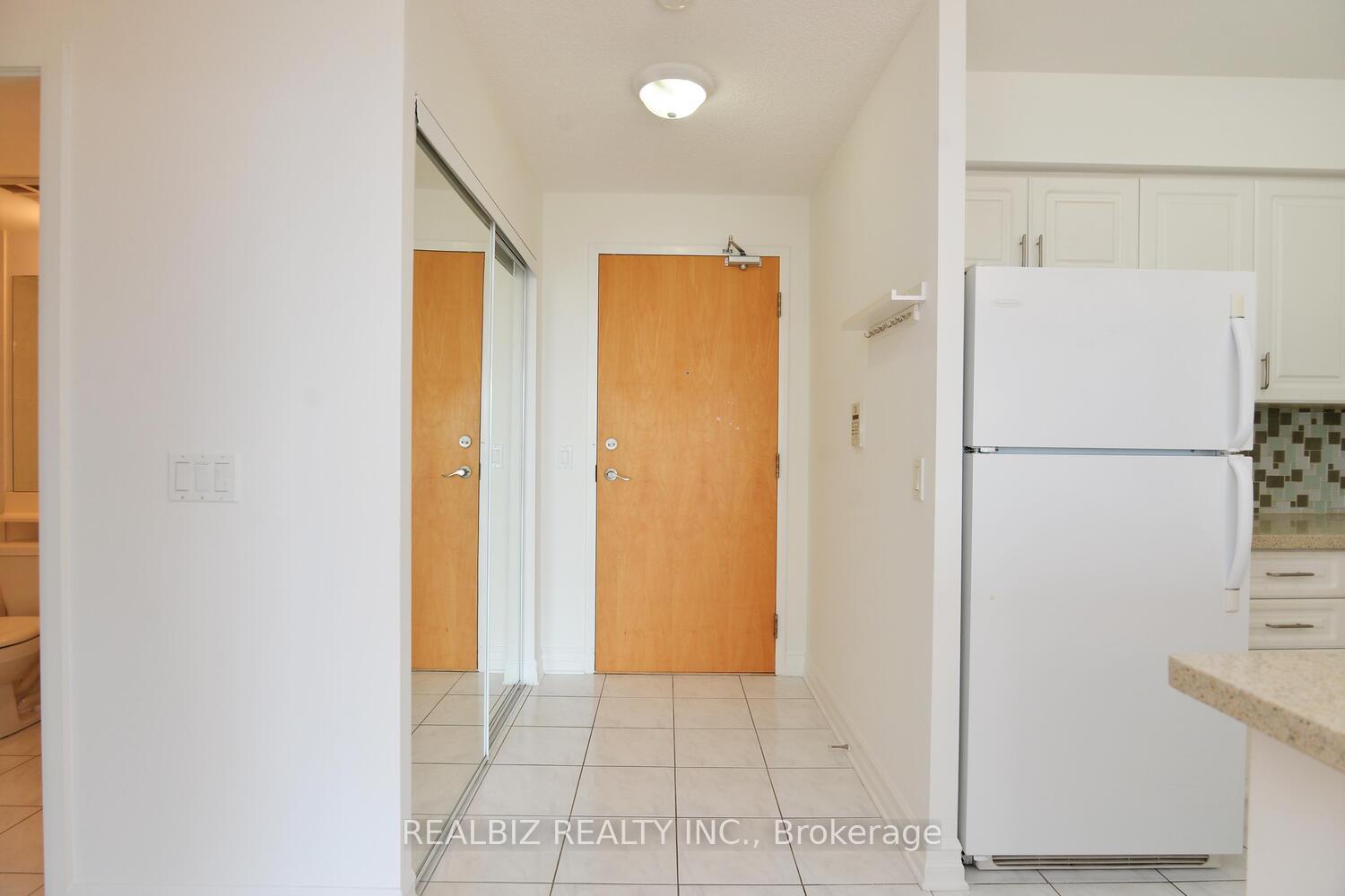 3 Bedrooms Condo at 4968 Yonge, Toronto For sale