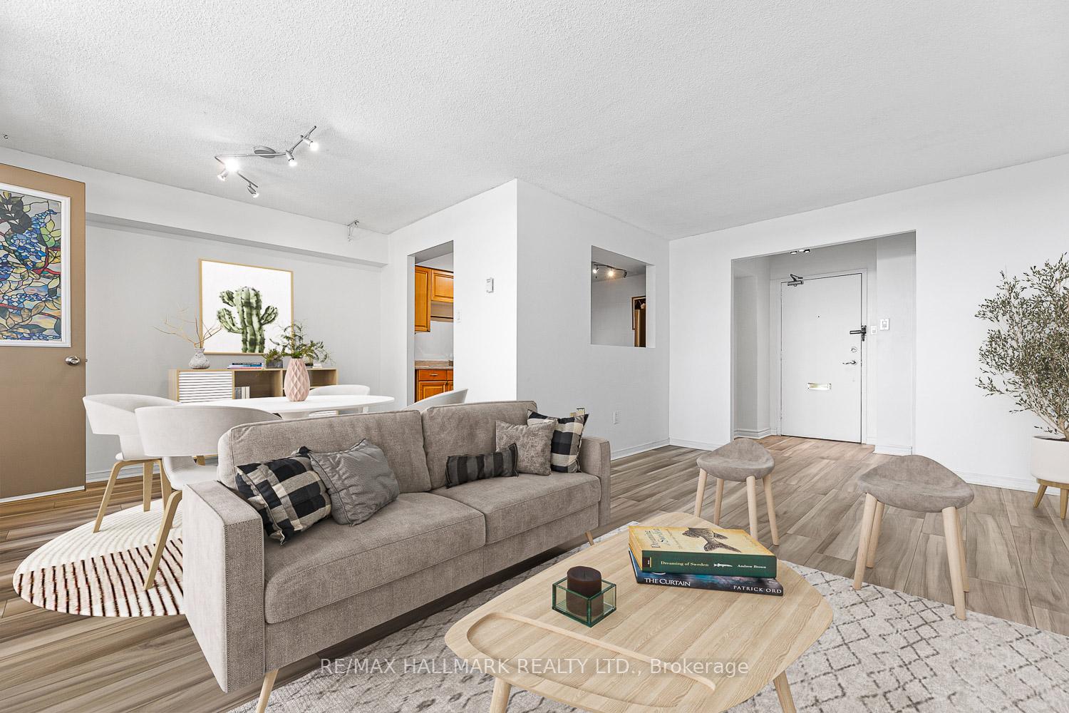 2 Bedrooms Condo at 5 Frith,  Toronto For sale