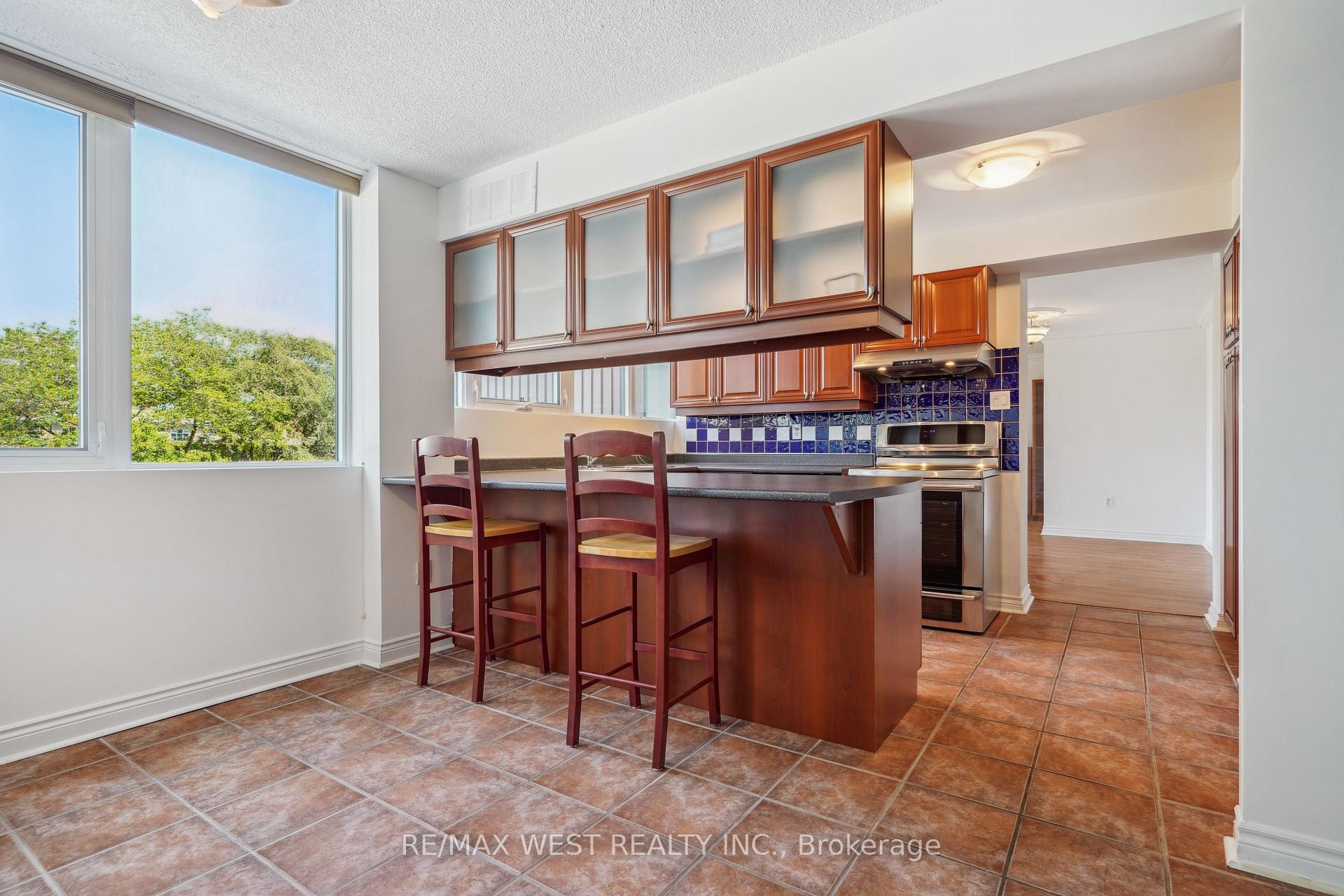 2 Bedrooms Condo at 256 Jarvis, Toronto For sale