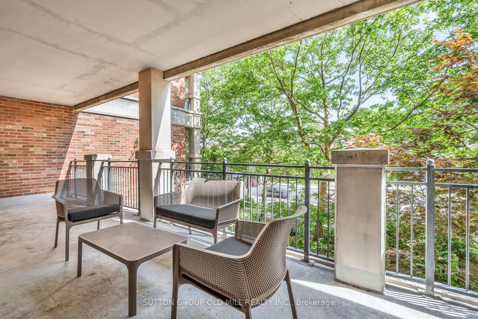 3 Bedrooms Condo at 10 Old Mill, Toronto For sale