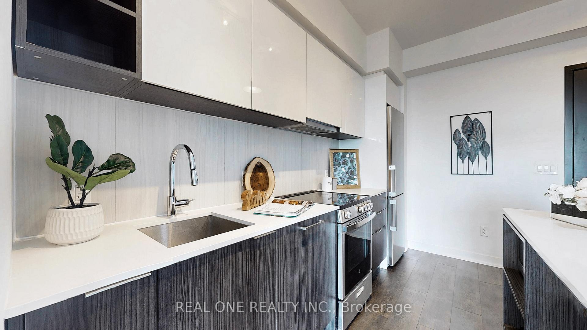 2 Bedrooms Condo at 31 Tippett, Toronto For sale