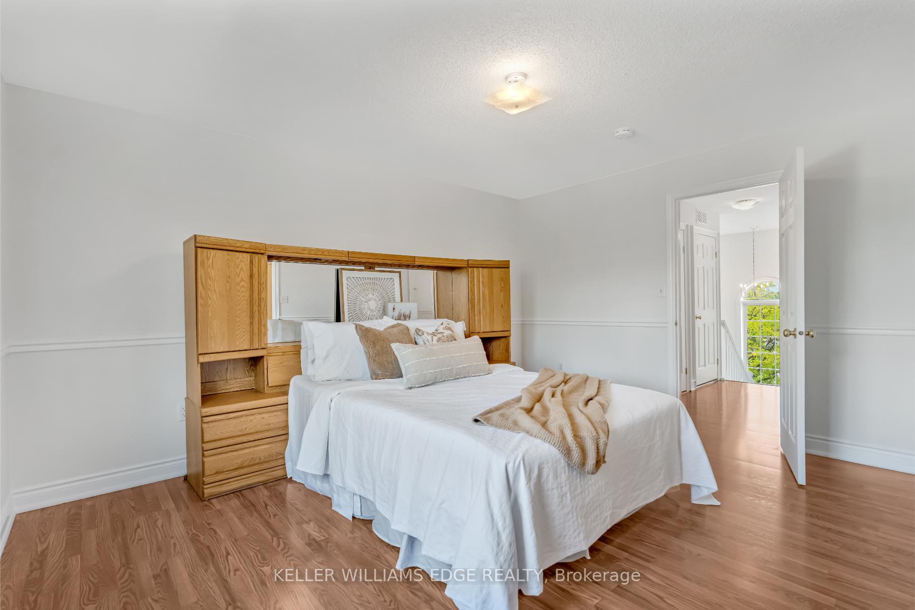 2 Bedrooms Condo at 4045 Upper Middle, Burlington For sale