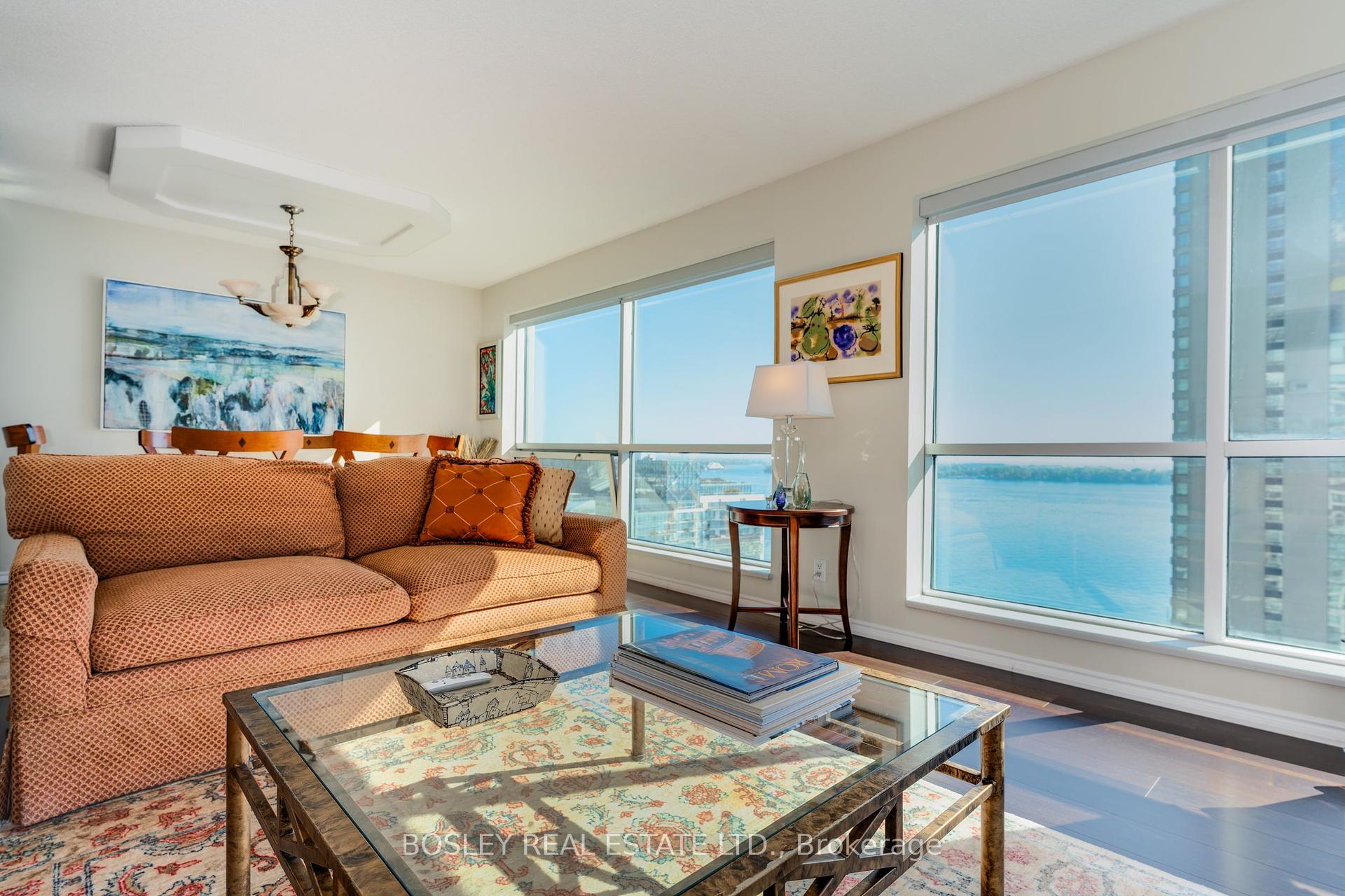 2 Bedrooms Condo at 10 Queens,  Toronto For sale