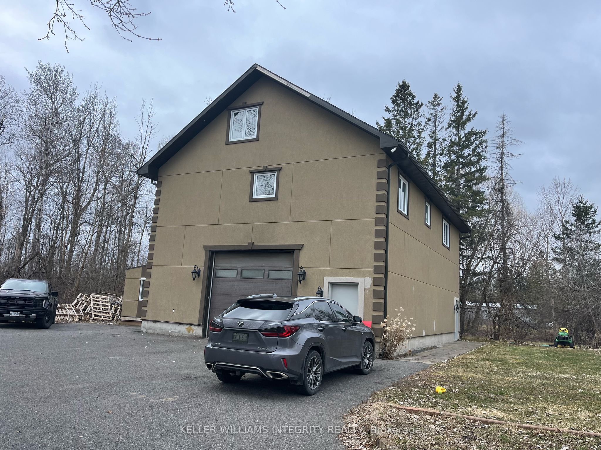 2796 Quinn Road, BlossomParkAirportandArea, ON K1T 3V5