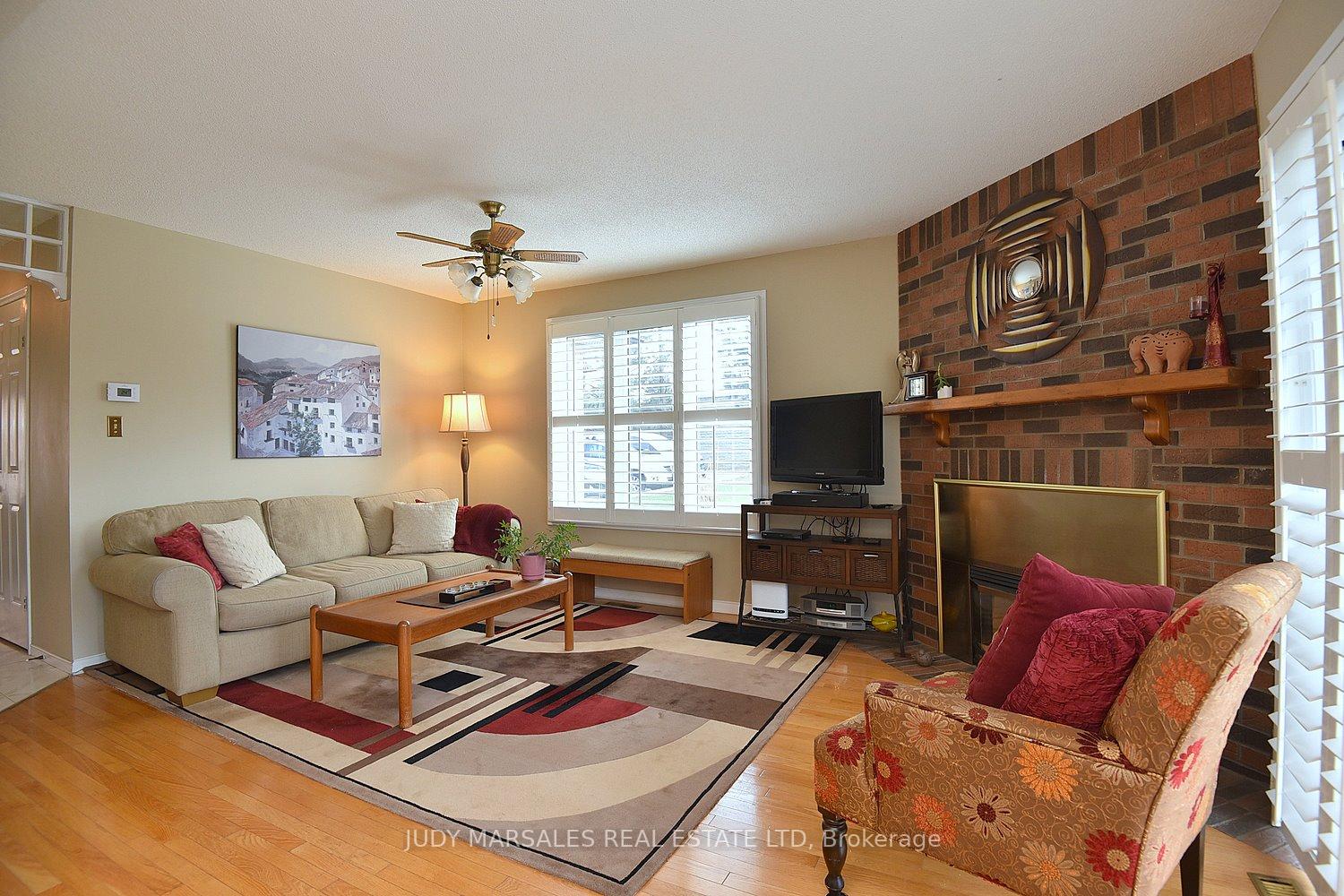 3 Bedrooms Condo at 644 Upper Paradise,  Hamilton For sale