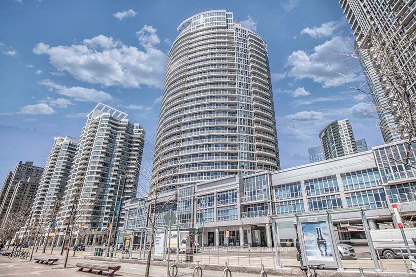 218 Queens Quay N/A