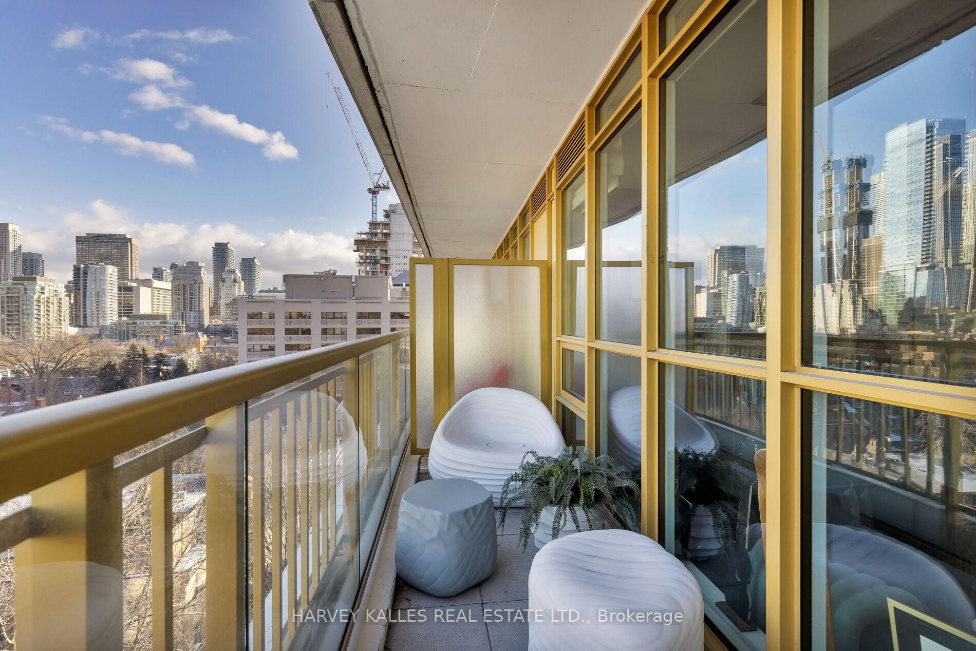 151 Avenue Road 805