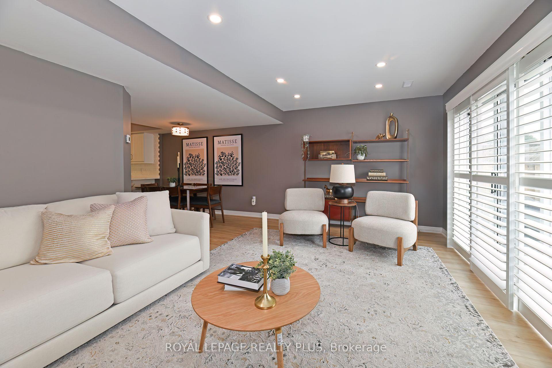 3 Bedrooms Condo at 4045 Upper Middle, Burlington For sale