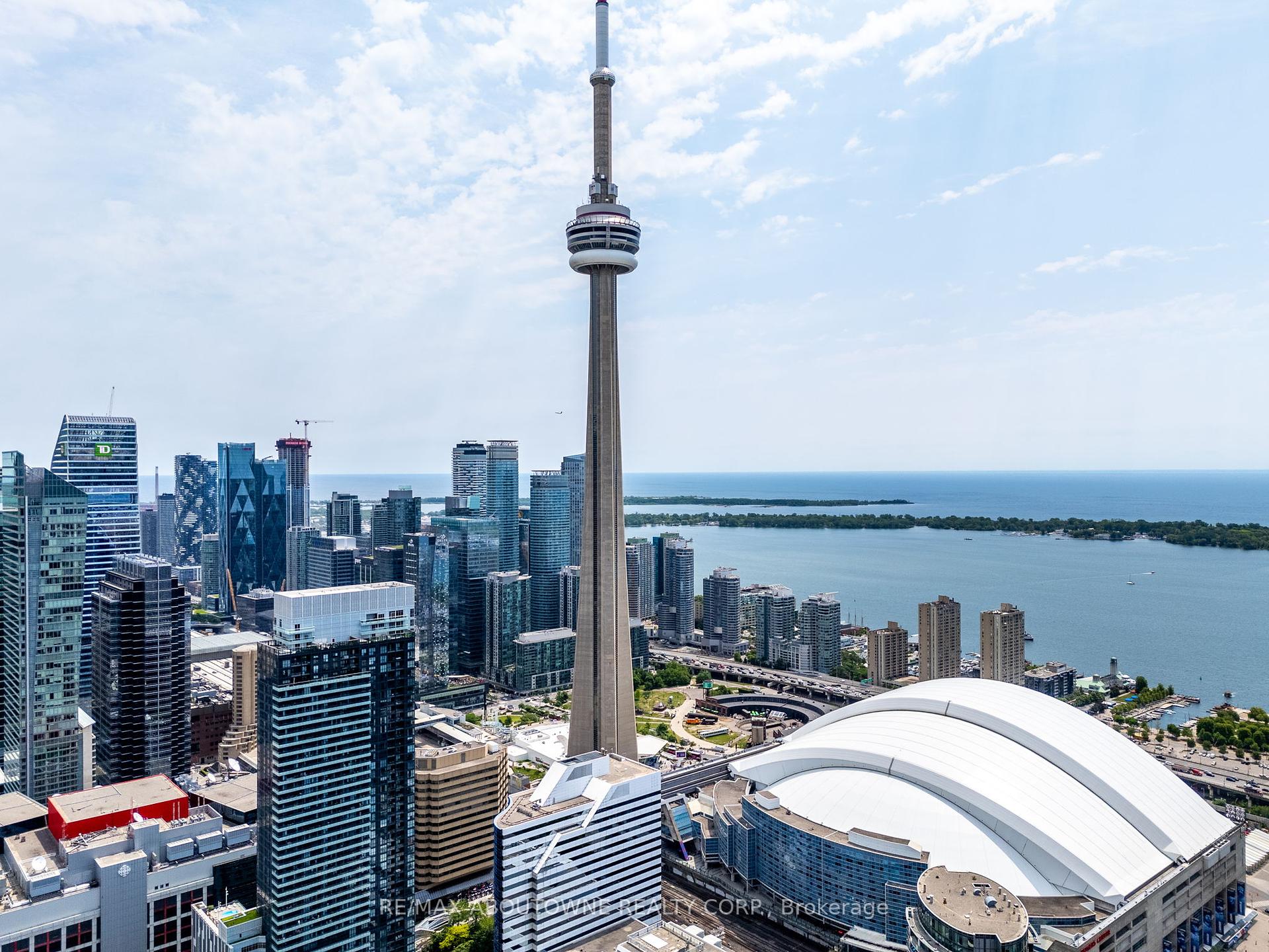 2 Bedrooms Condo at 115 Blue Jays, Toronto For sale