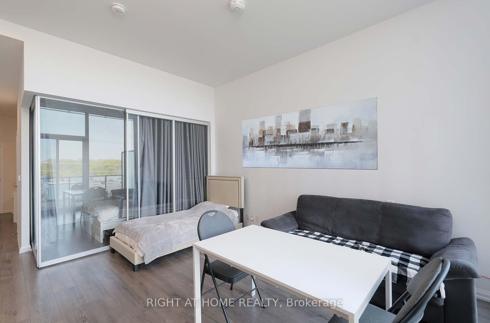 2 Bedrooms Condo at 4208 Dundas, Toronto For sale