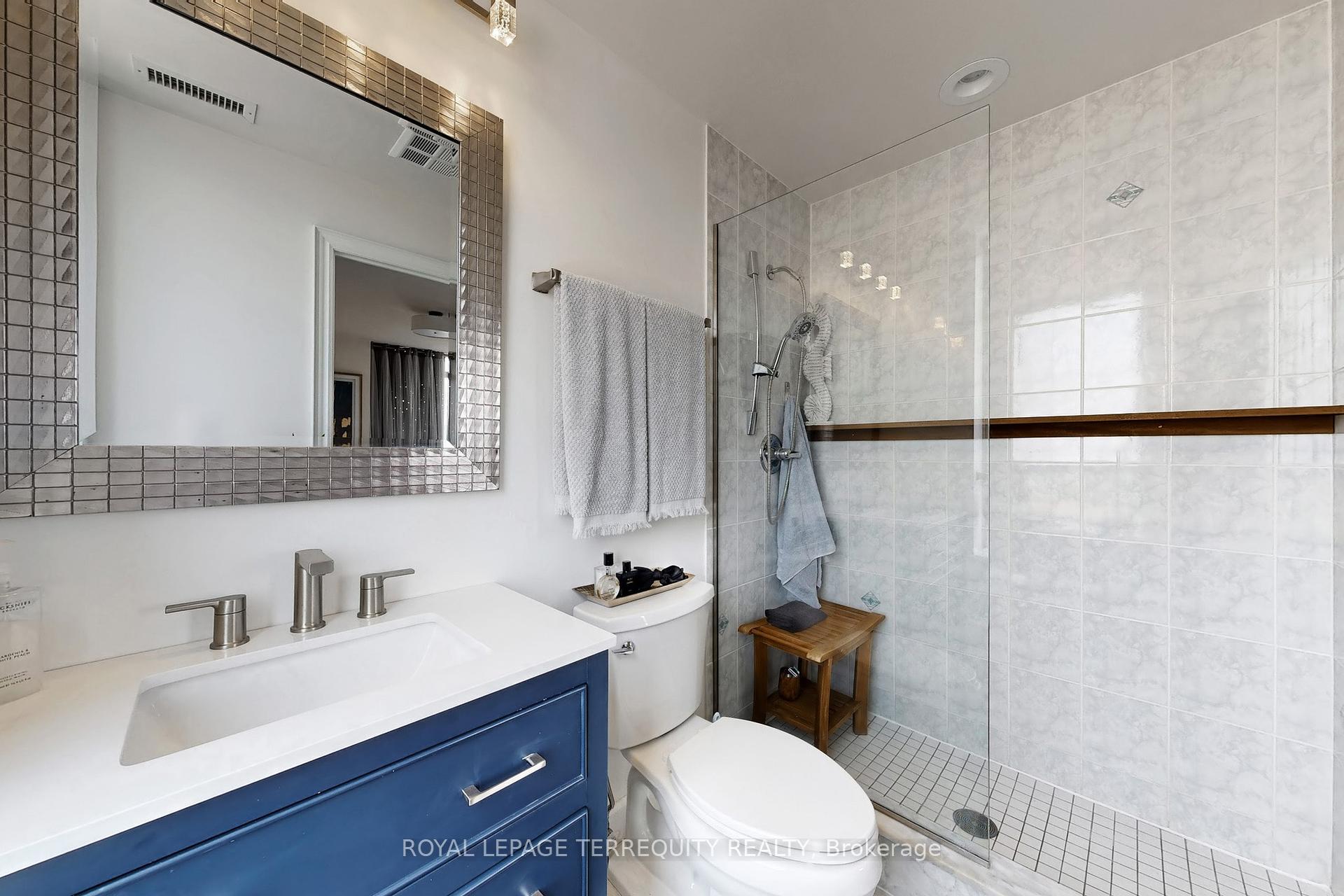 3 Bedrooms Condo at 2 Clairtrell, Toronto For sale