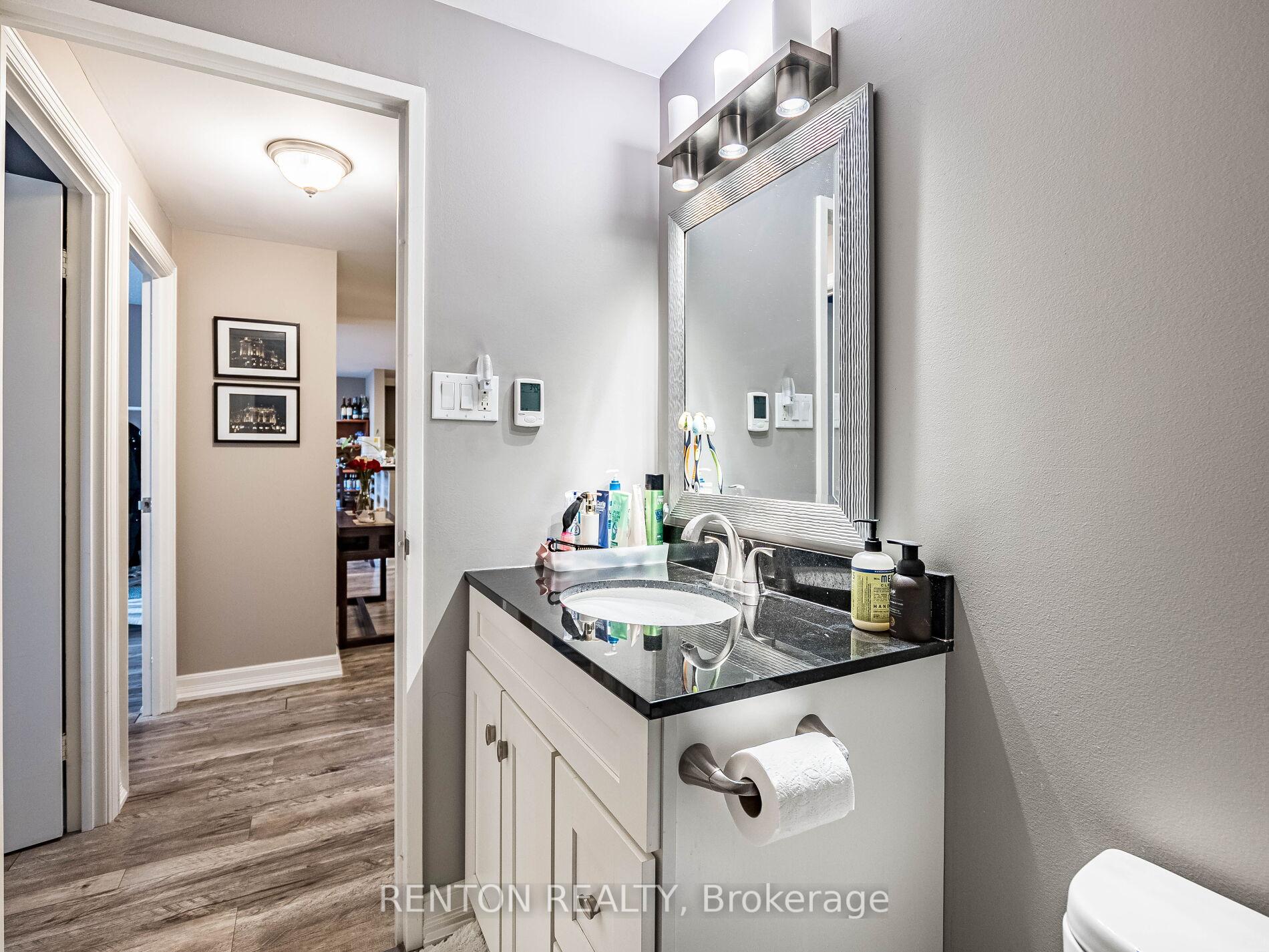 2 Bedrooms Condo at 6720 Glen Erin,  Mississauga For sale