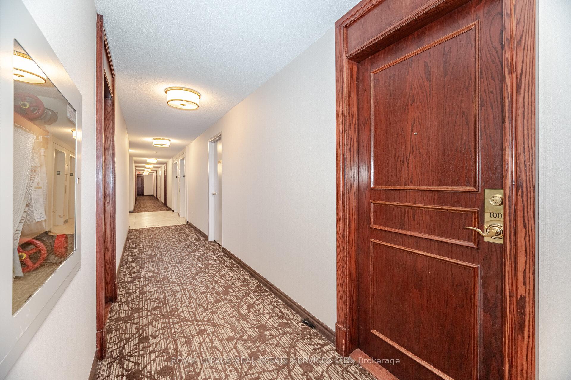 2 Bedrooms Condo at 2585 Erin Centre,  Mississauga For sale