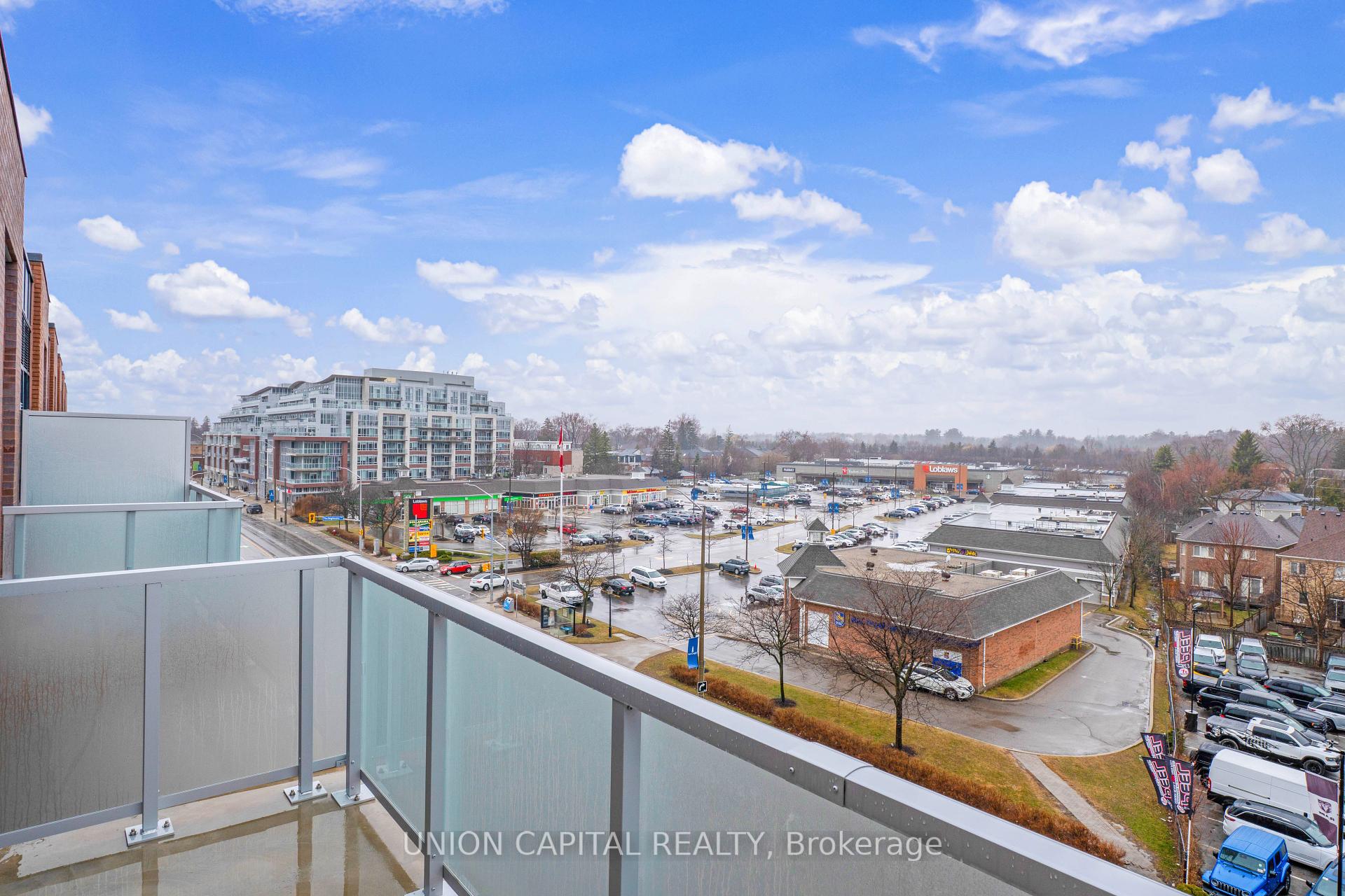 2 Bedrooms Condo at 215 Lakeshore, Mississauga For sale