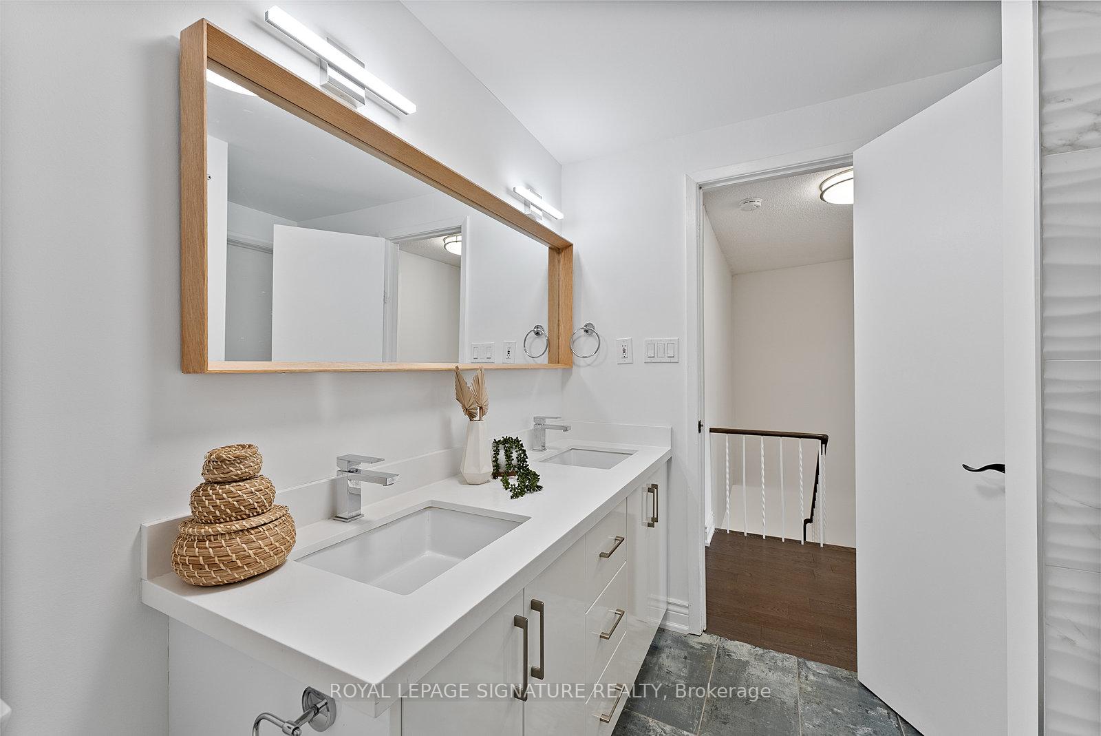 1 Bedroom Condo at 70 Jenny Wrenway, Toronto For sale