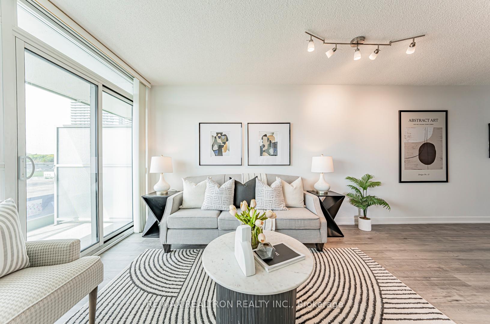3 Bedrooms Condo at 29 Singer, Toronto For sale