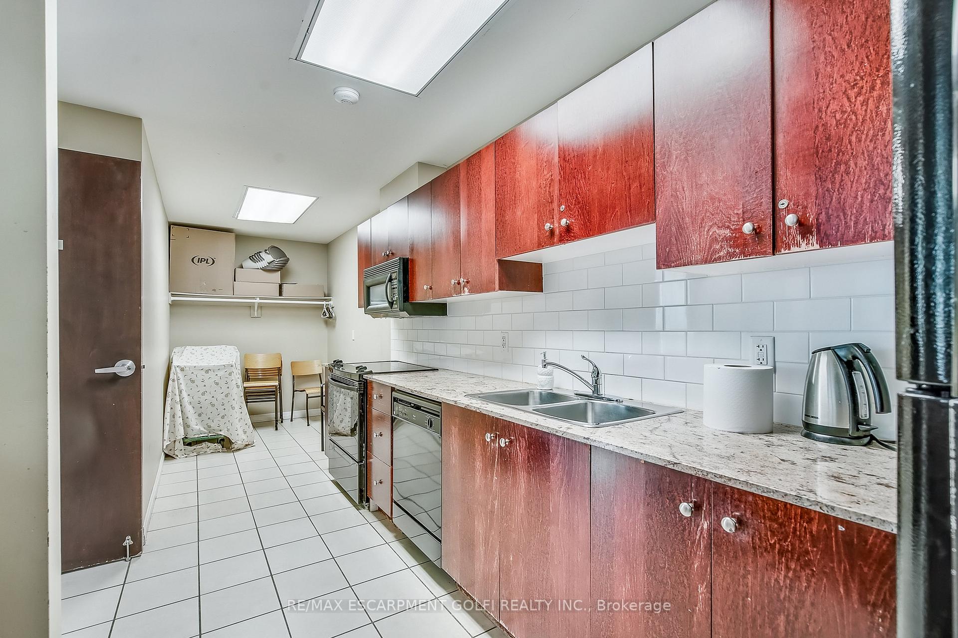 1 Bedroom Condo at 1359 Rathburn, Mississauga For sale