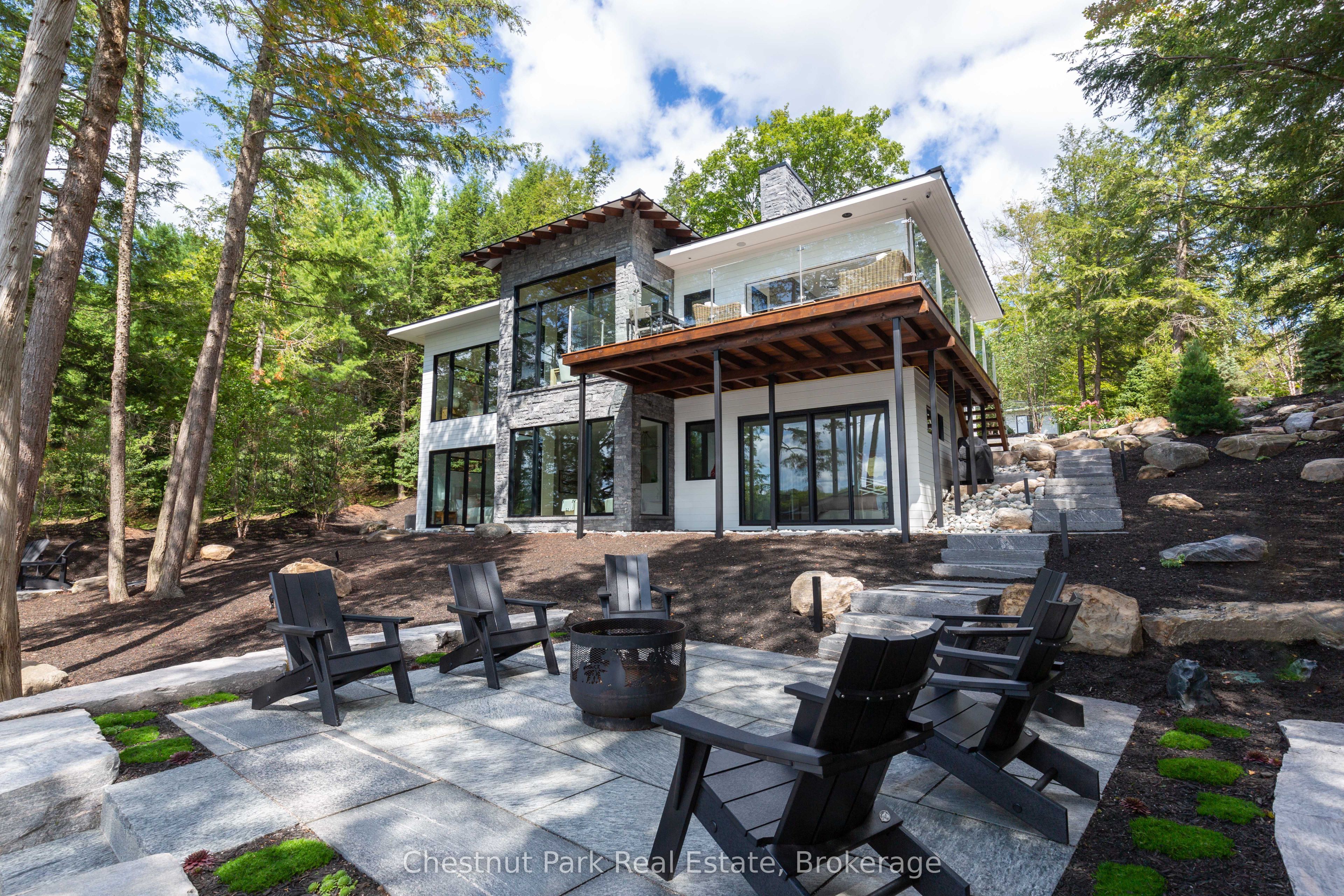 1056 Kingsett Road, Muskoka Lakes, ON P0B 1G0