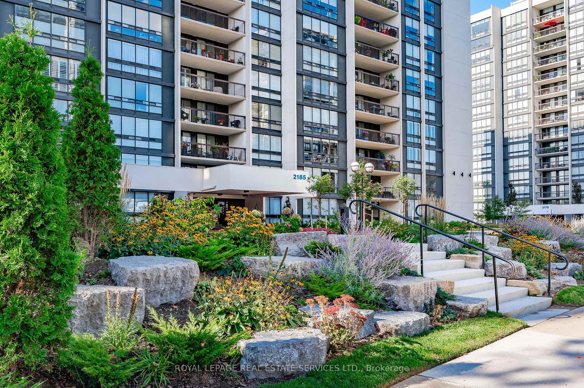 2 Bedrooms Condo at 2185 Marine,  Oakville For sale