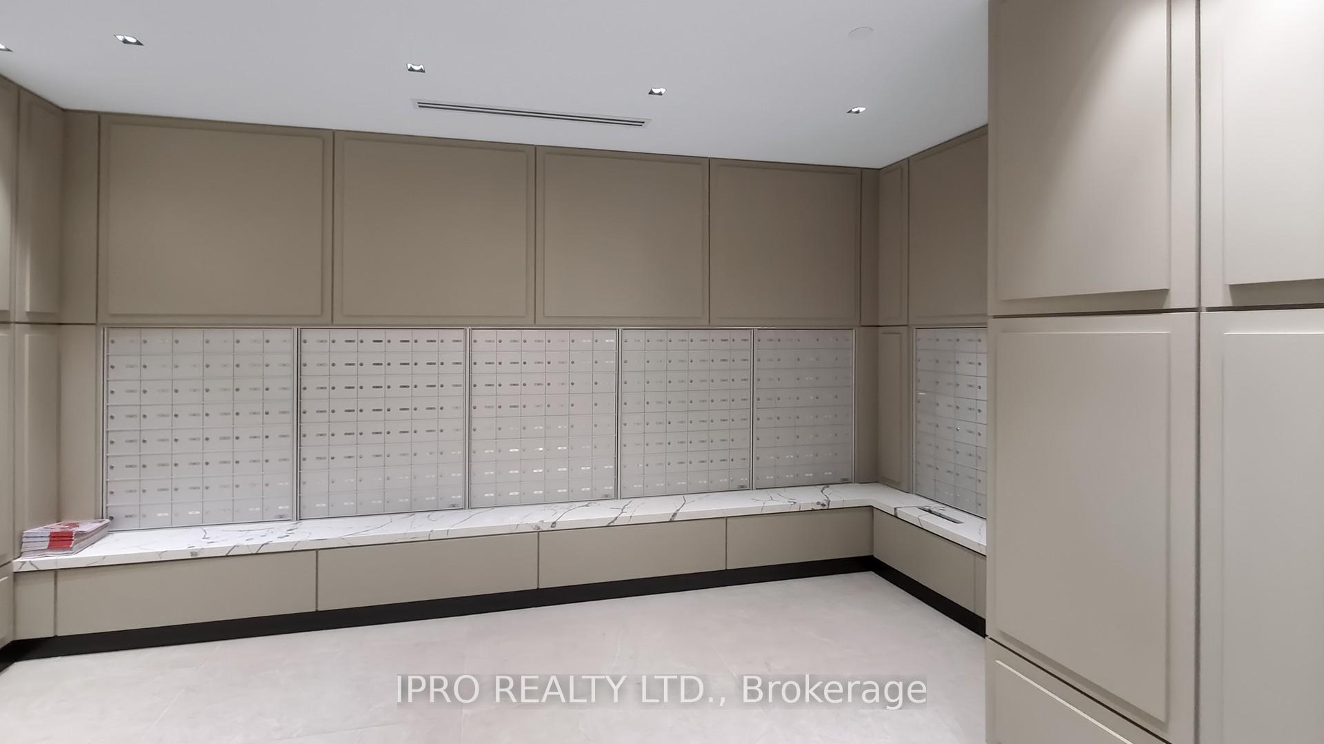 2 Bedrooms Condo at 3200 William Coltson, Oakville For sale