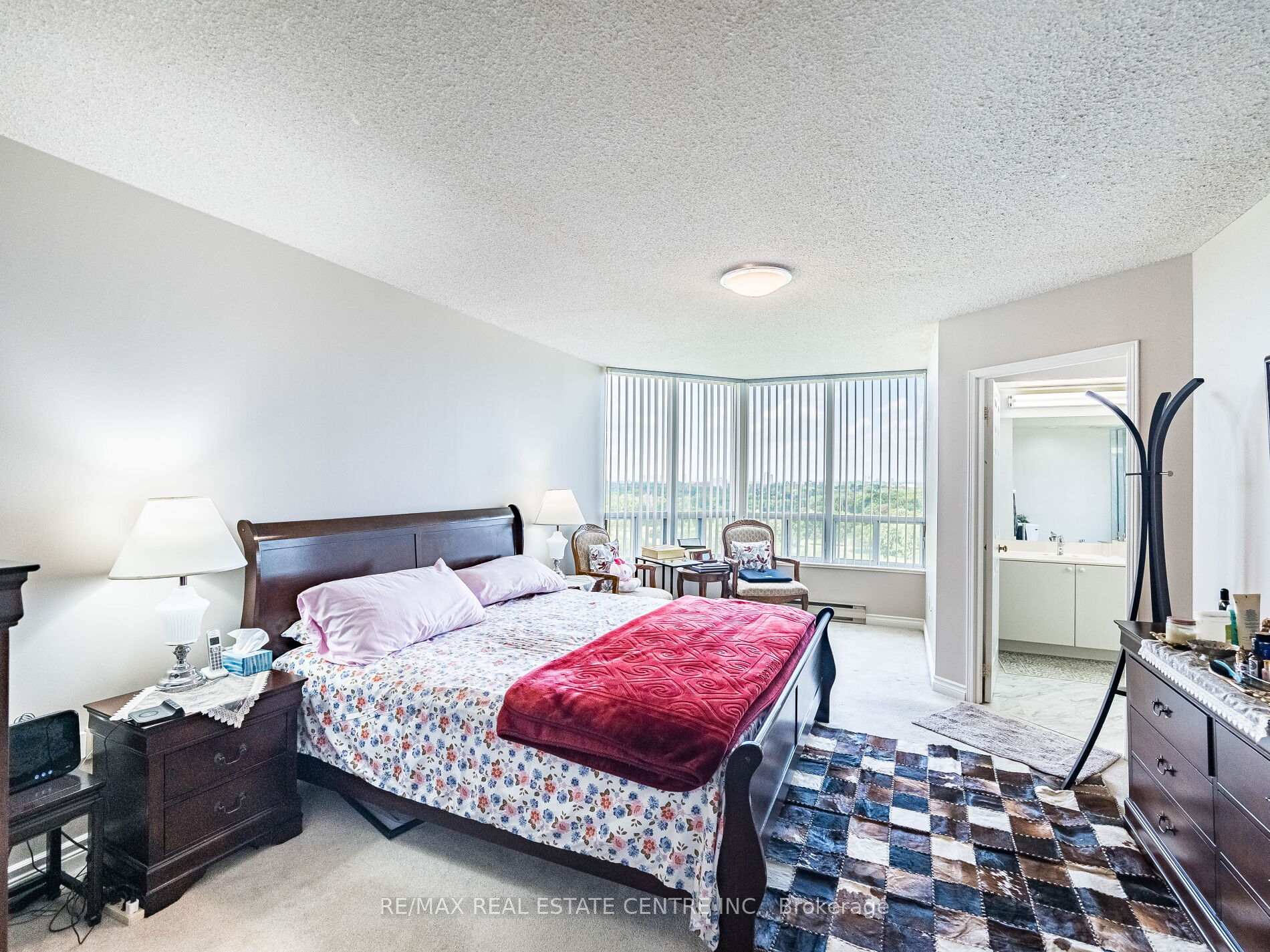 3 Bedrooms Condo at 168 Bonis, Toronto For sale