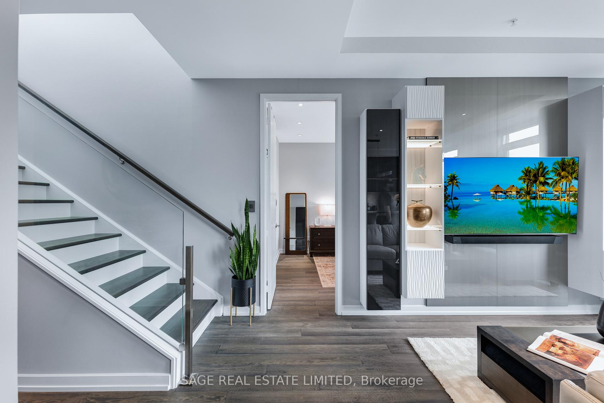 3 Bedrooms Condo at 377 Madison,  Toronto For sale