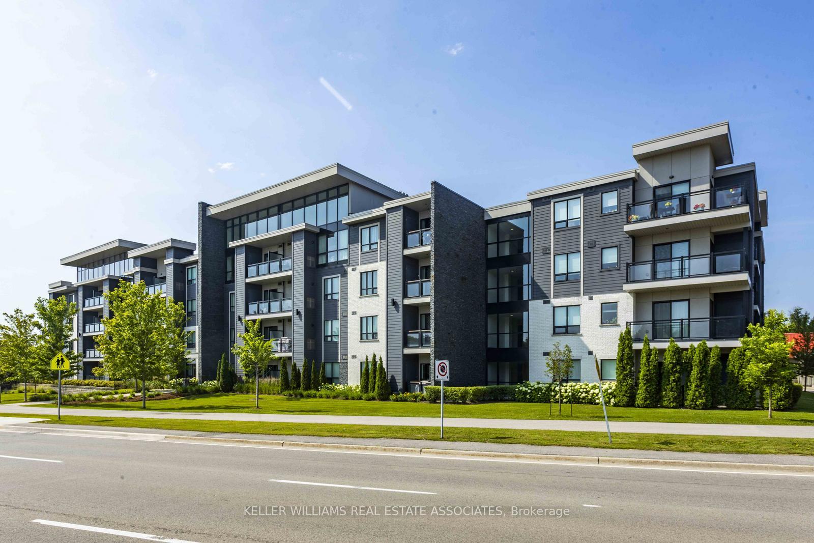 2 Bedrooms Condo at 3170 Erin Mills, Mississauga For sale