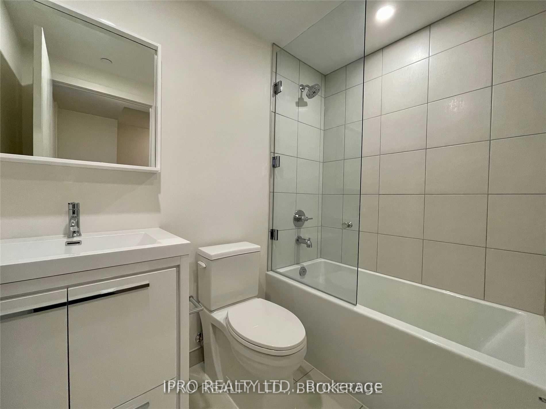 2 Bedrooms Condo at 212 King William,  Hamilton For sale