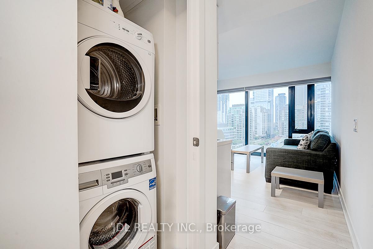 1 Bedroom Condo at 188 Cumberland, Toronto For sale