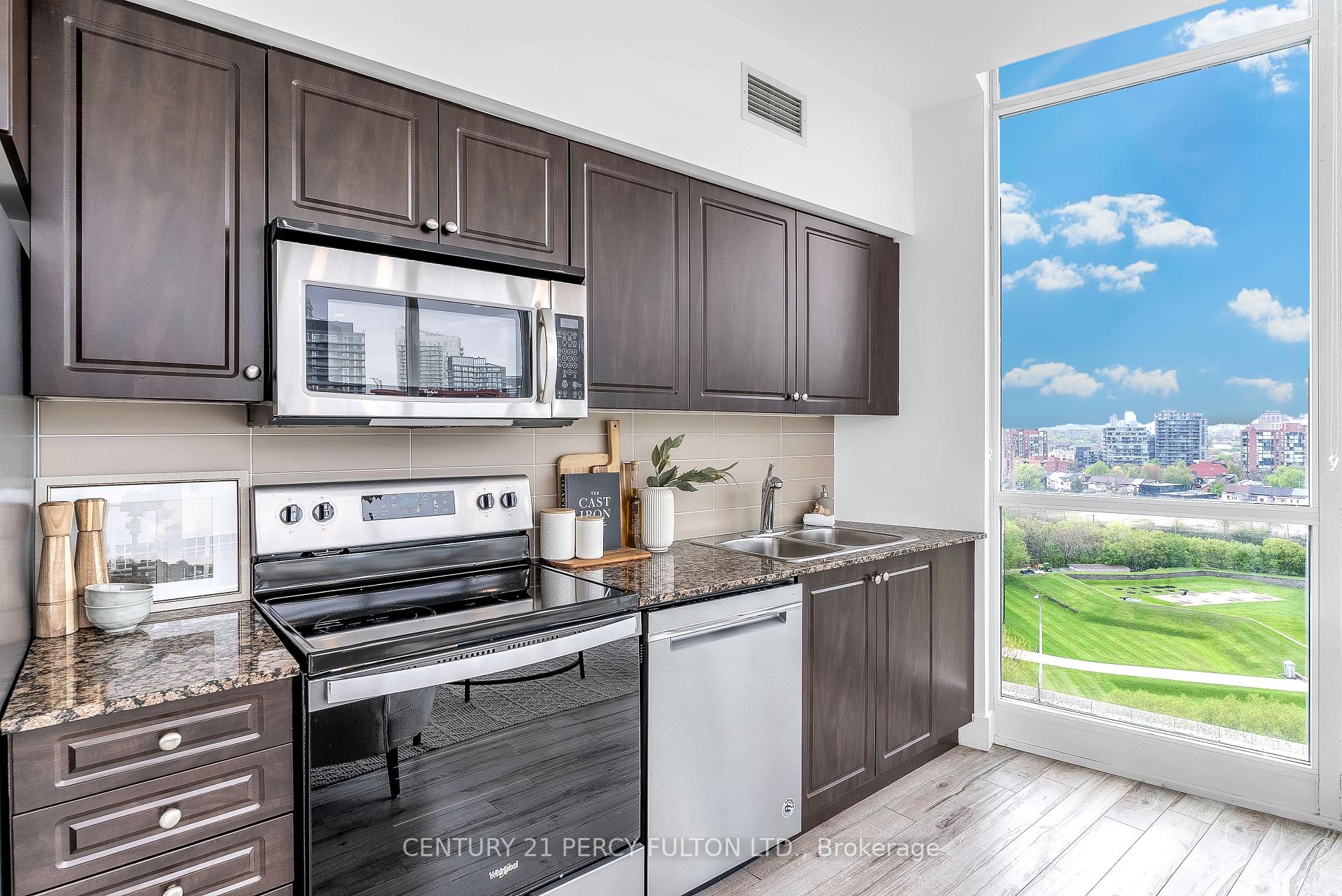 2 Bedrooms Condo at 209 Fort York, Toronto For sale
