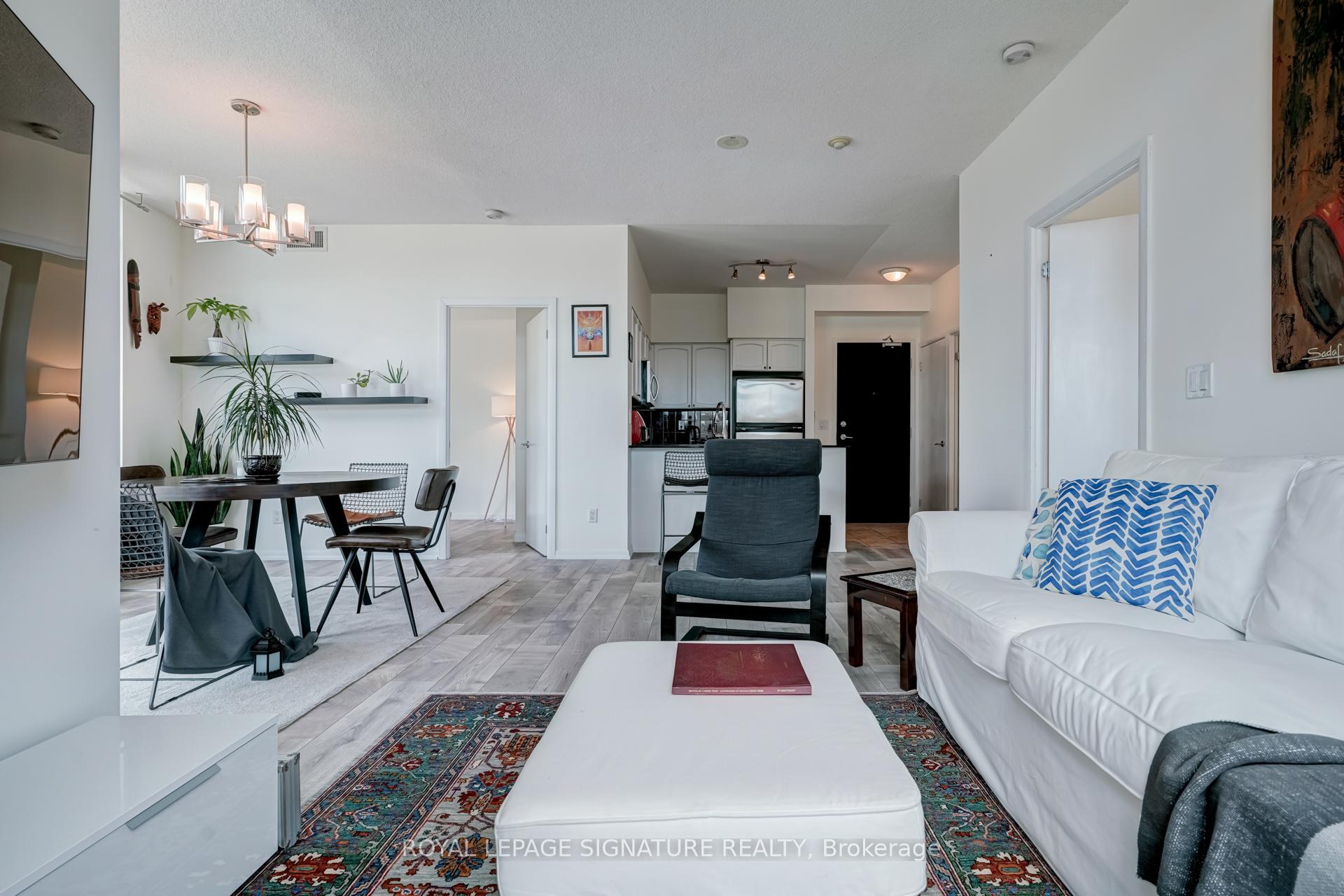 2 Bedrooms Condo at 231 Fort York, Toronto For sale