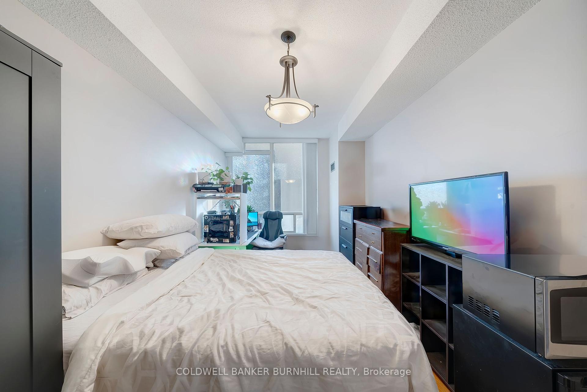 3 Bedrooms Condo at 495 Highway 8,  Hamilton For sale
