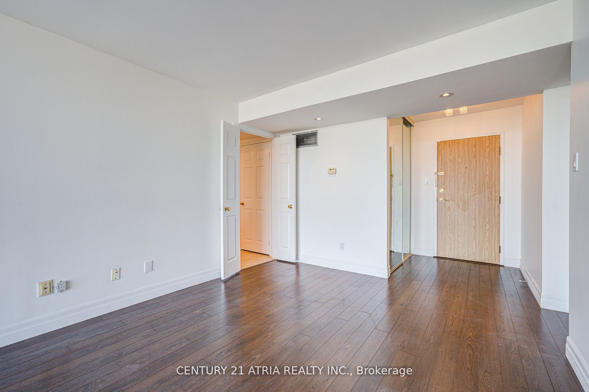 1360 Rathburn Road E, #1505