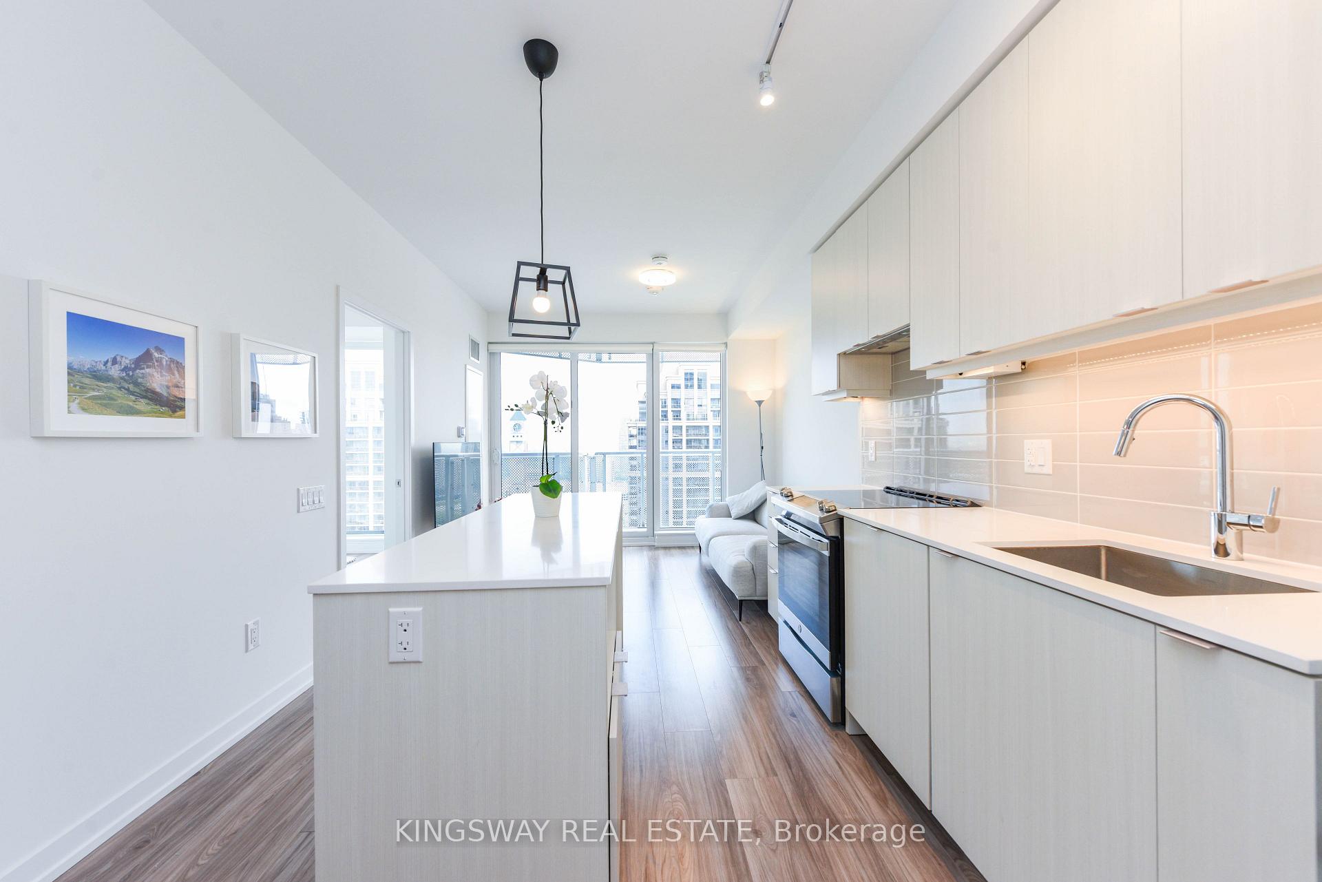 2 Bedrooms Condo at 4065 Confederation, Mississauga For sale
