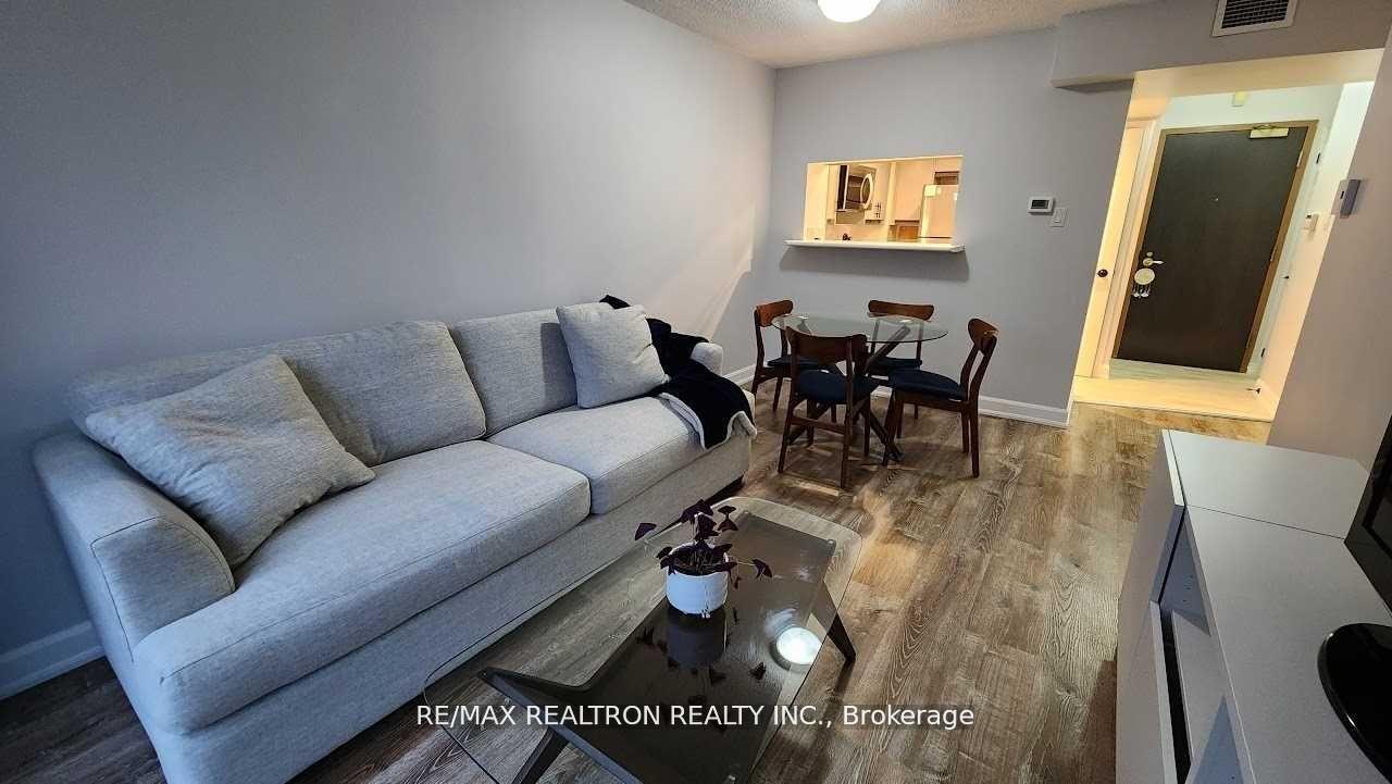 1 Bedroom Condo at 7 Broadway, Toronto For sale