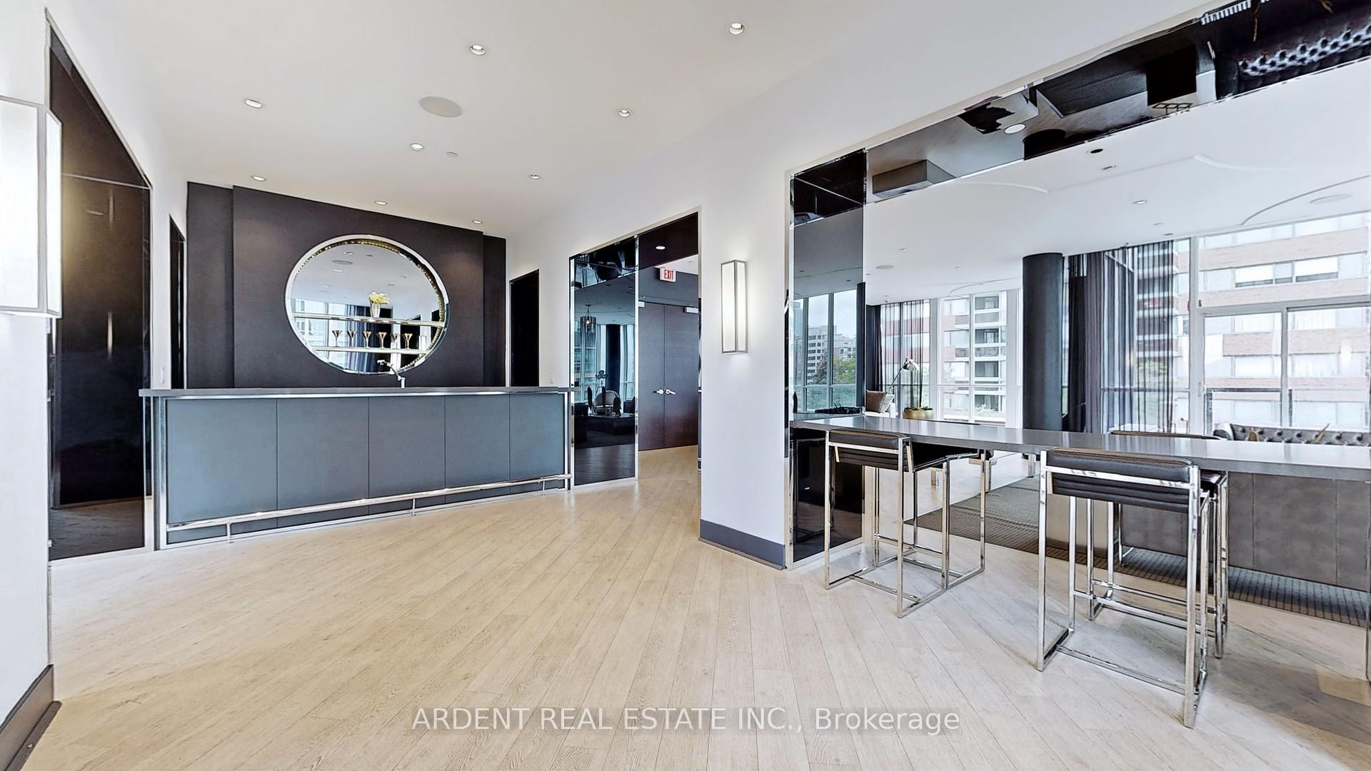 3 Bedrooms Condo at 32 Davenport,  Toronto For sale