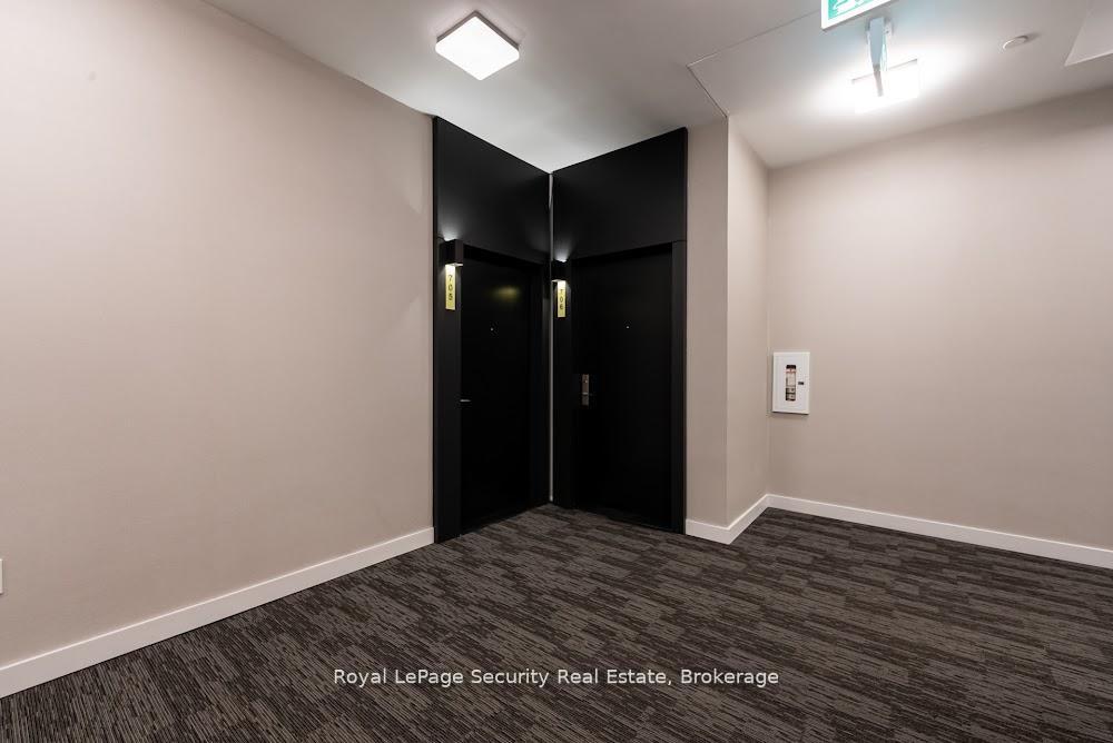 1 Bedroom Condo at 158 Front, Toronto For sale