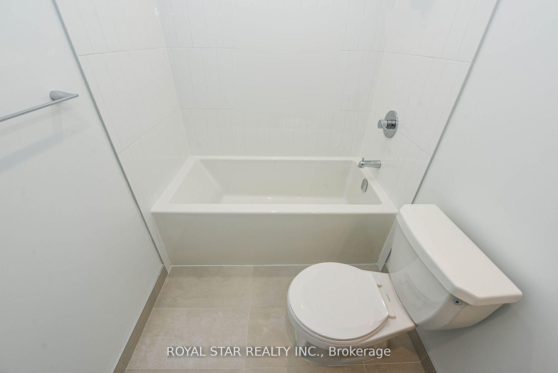 2 Bedrooms Condo at 7950 Bathurst, Vaughan For sale