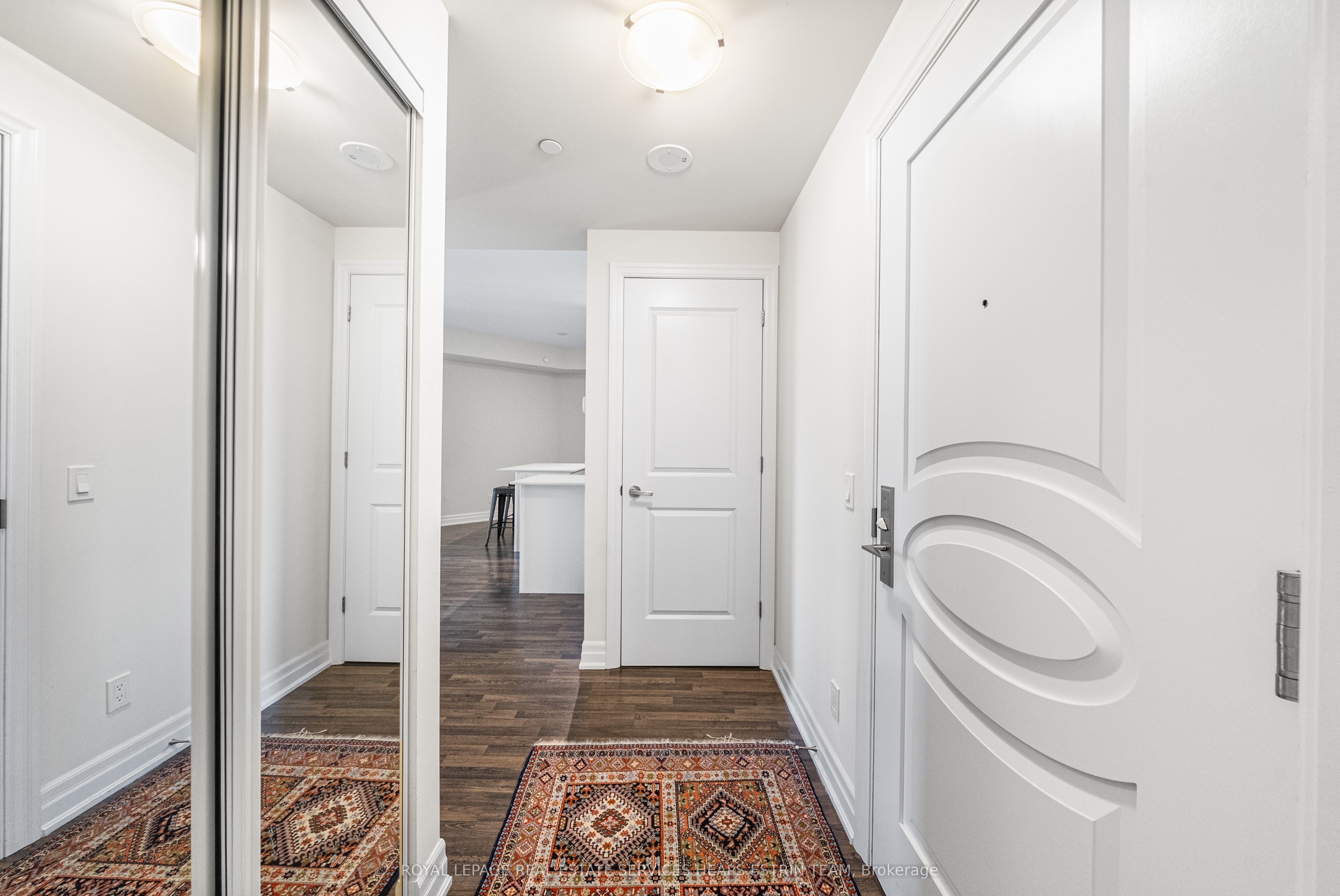 9075 Jane Street, #518
